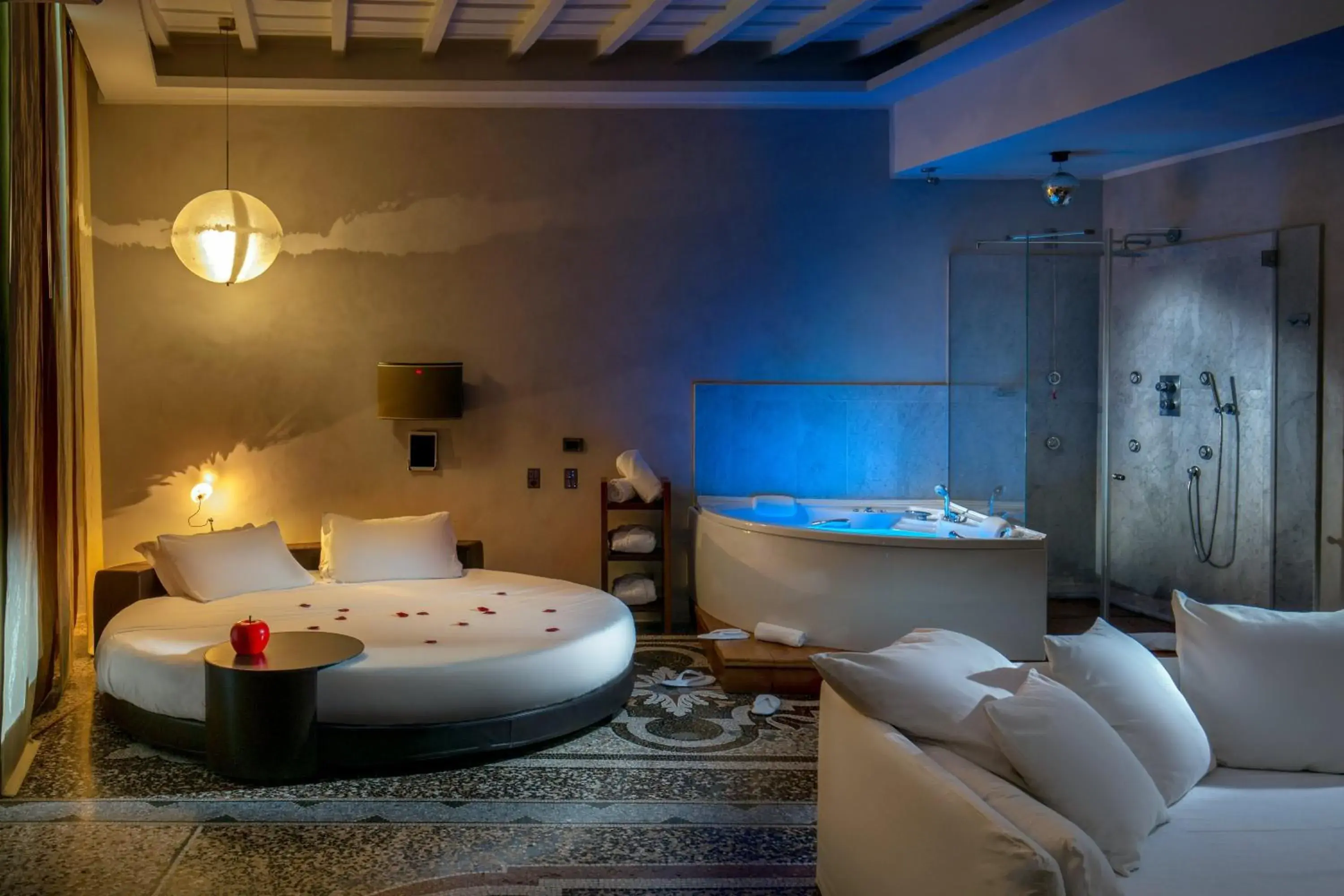 Presidential Suite (2 Adults) in SuiteSistina for Brave Lovers Presidential Suite (2 Adults) in SuiteSistina for Brave Lovers