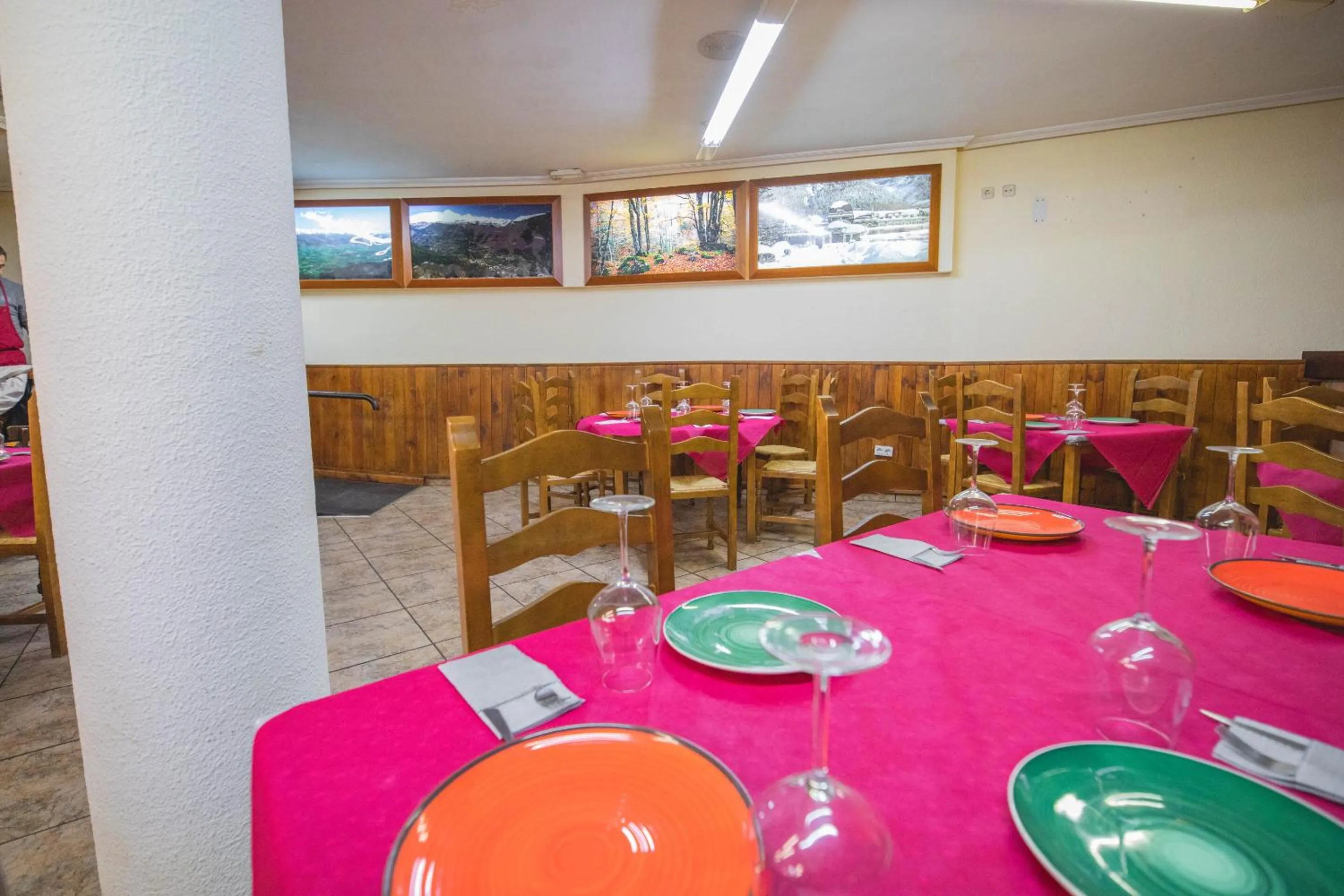 Dining area in Hostal Alto Aragon