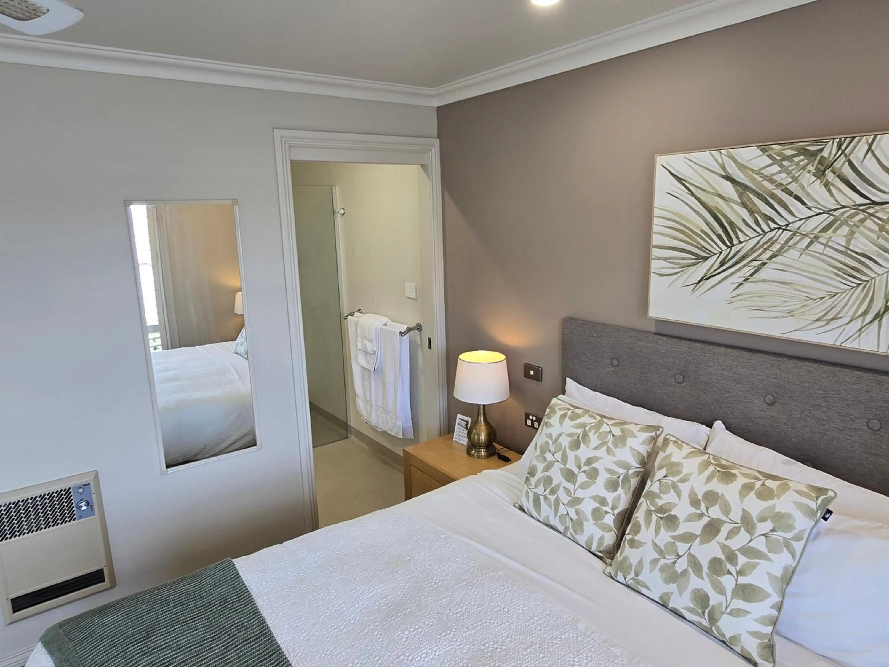 Bedroom, Bed in On The Terrace Stanley