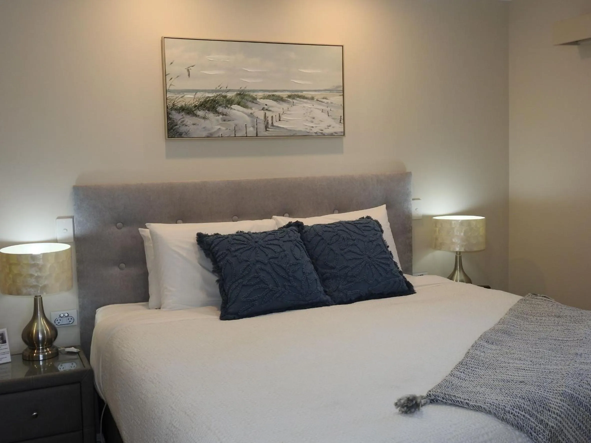 Bedroom, Bed in On The Terrace Stanley