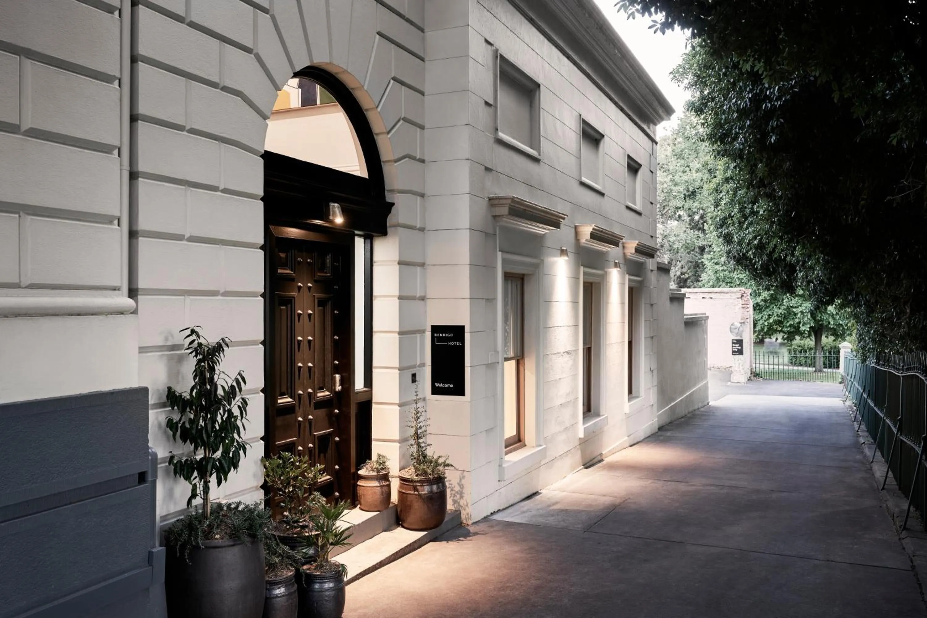 Facade/entrance in Hotel Ernest Bendigo