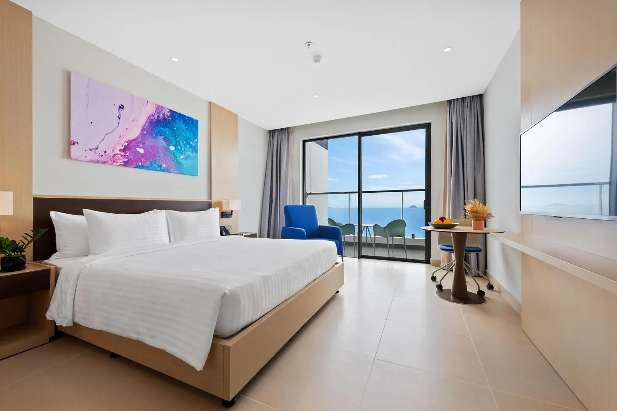 Premier King Oceanfront in The Empyrean Cam Ranh Beach Resort Premier King Oceanfront in The Empyrean Cam Ranh Beach Resort