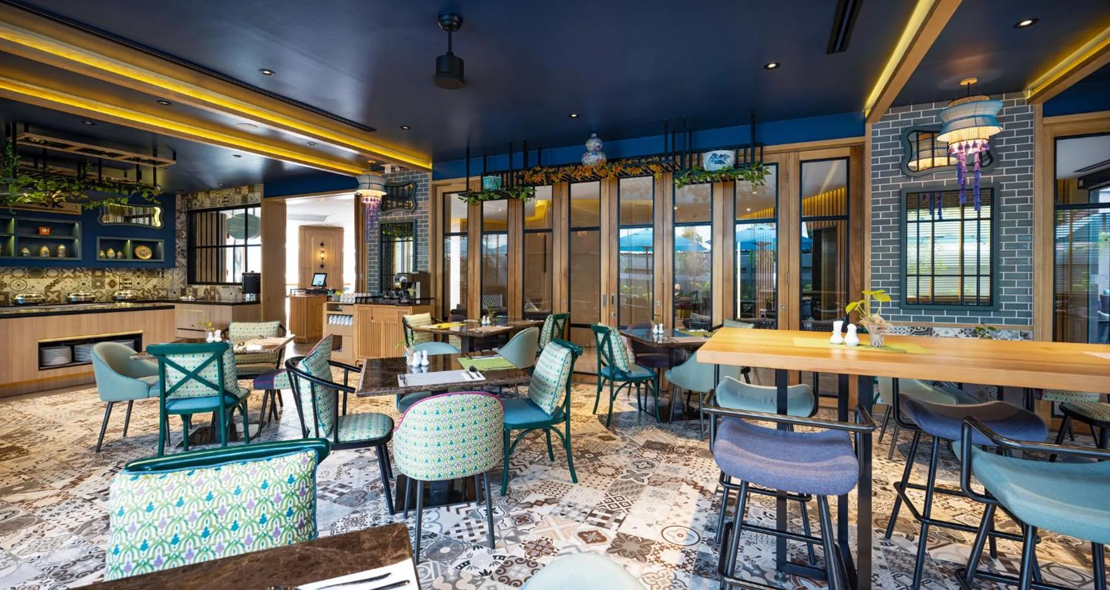 Restaurant/places to eat in GLOW Mira Karon Beach