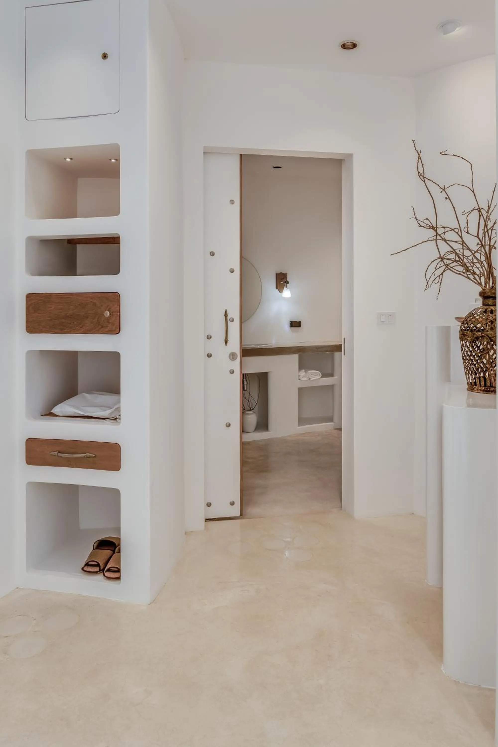 wardrobe in Ampersand Resort