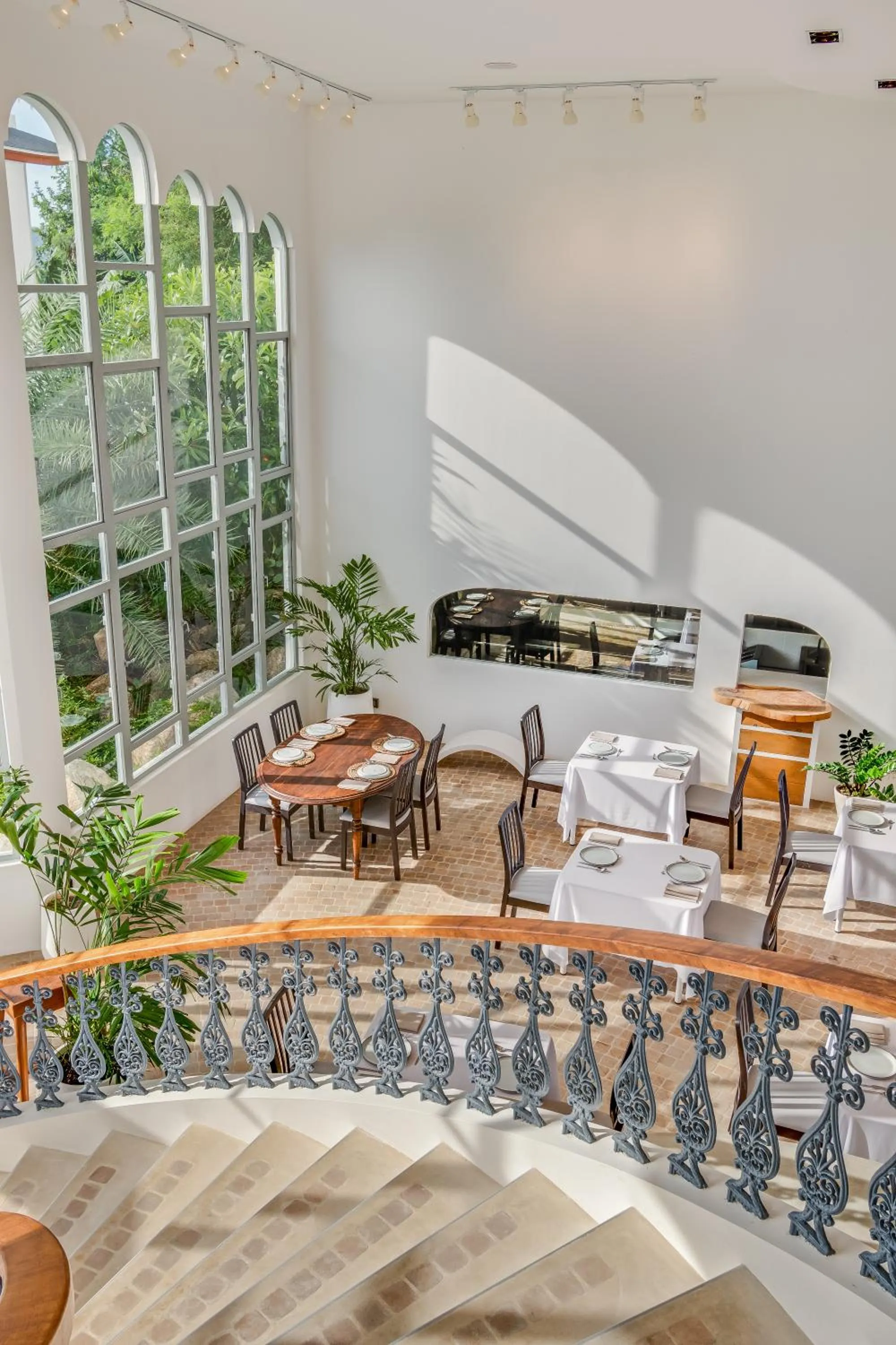 Restaurant/places to eat in Ampersand Resort