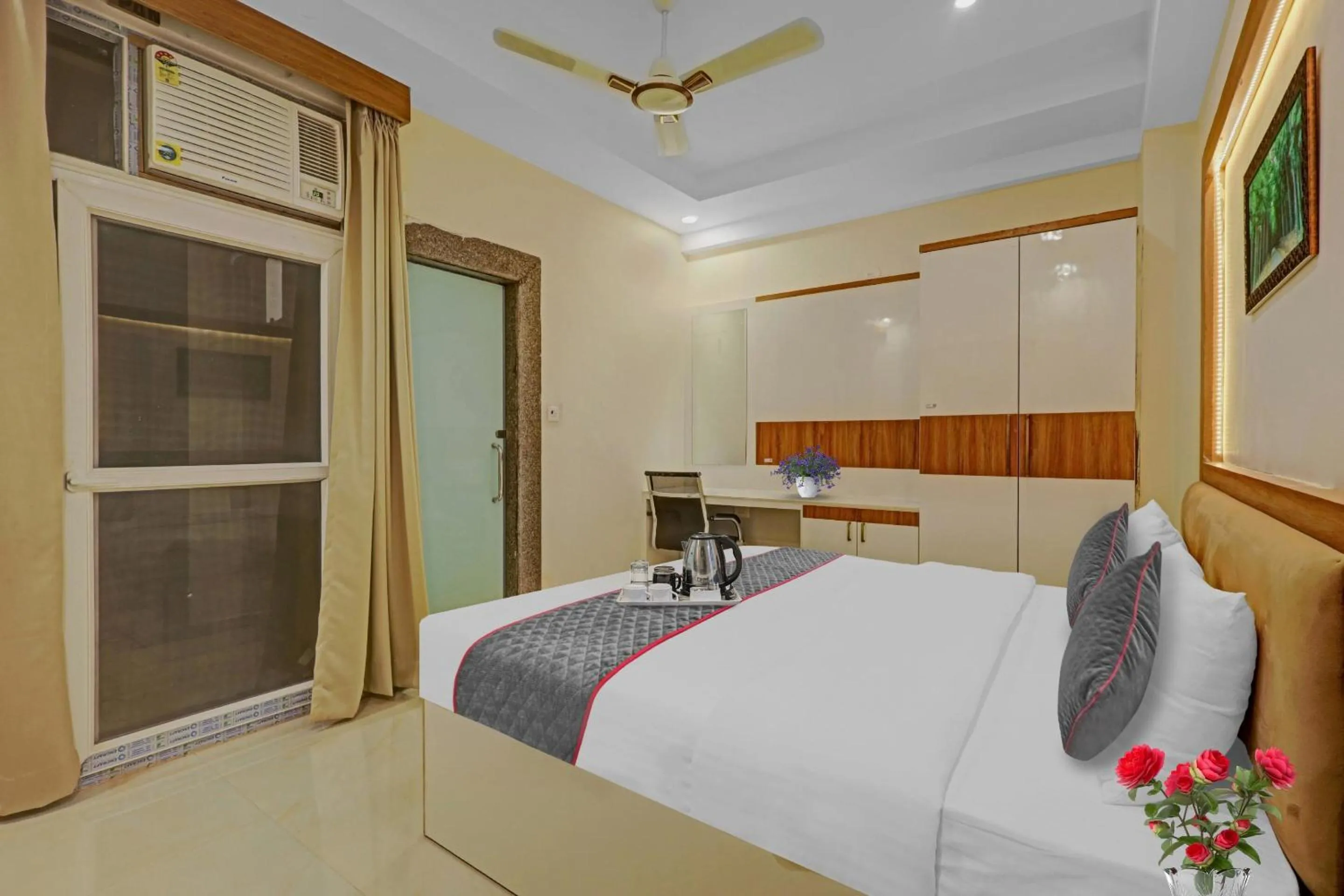 Bedroom, Bed in Townhouse Lucky Grand Palace