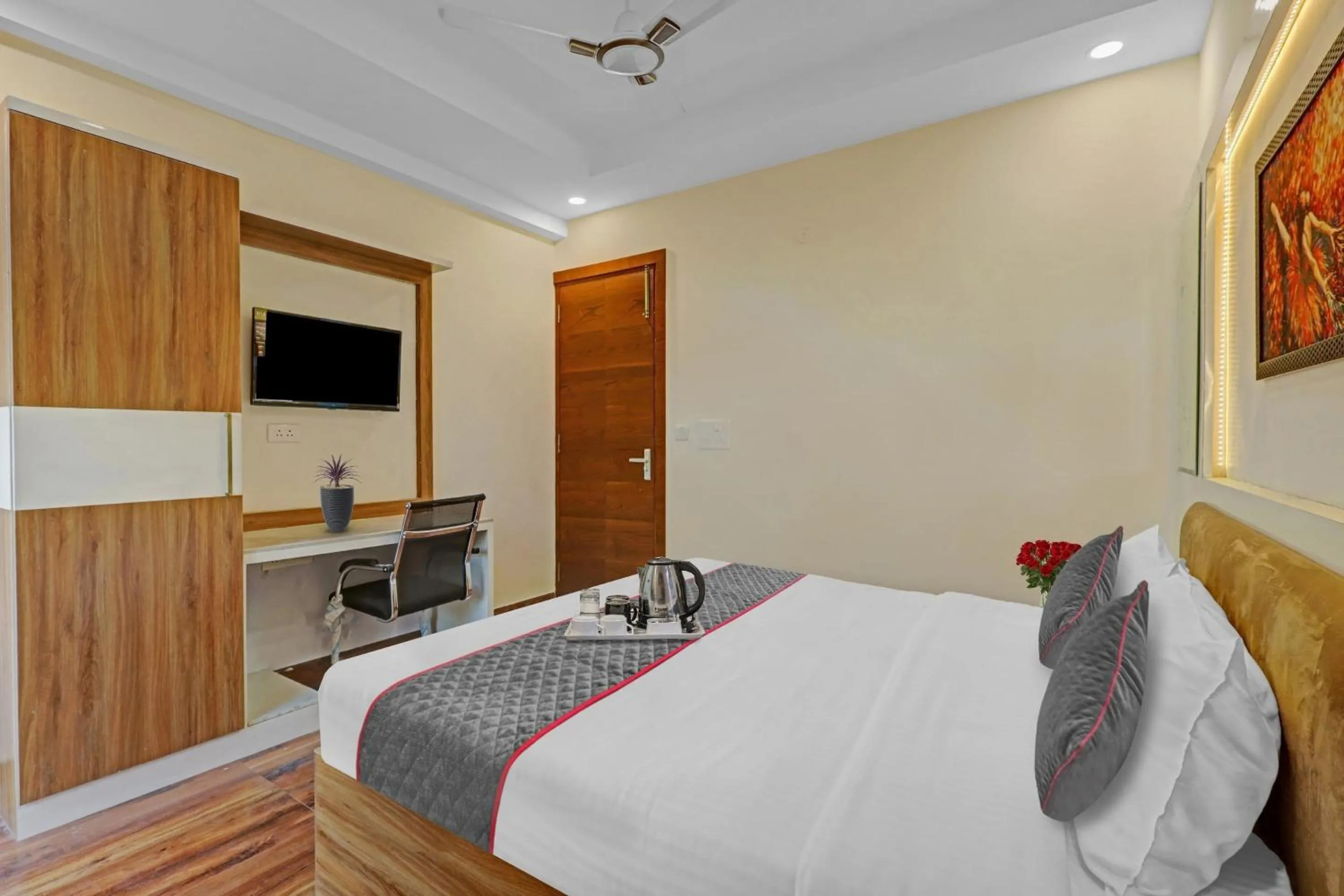 Bedroom, Bed in Super Townhouse Lucky Grand Palace