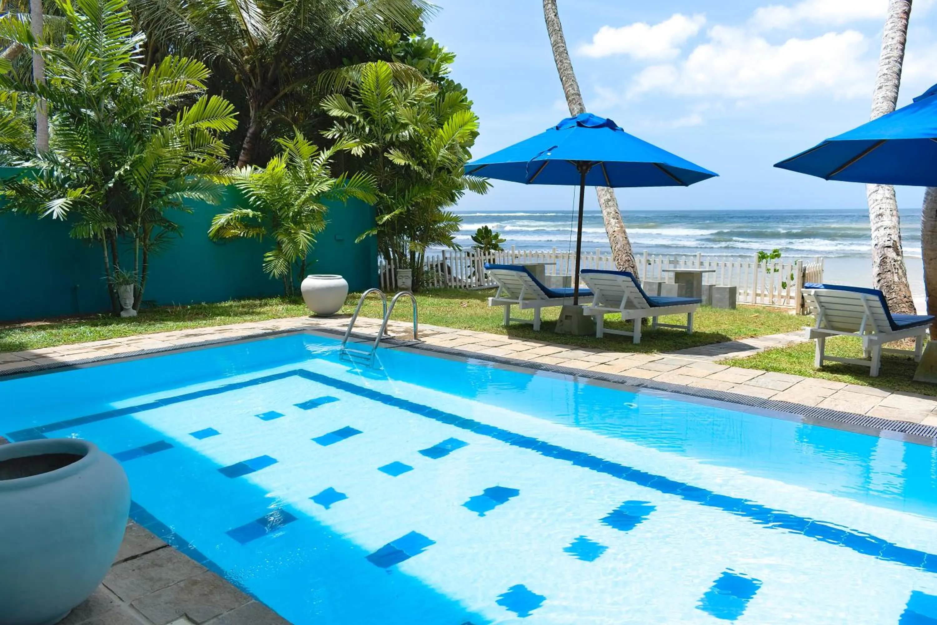 Pool view in Smeralda Resorts Dikwella