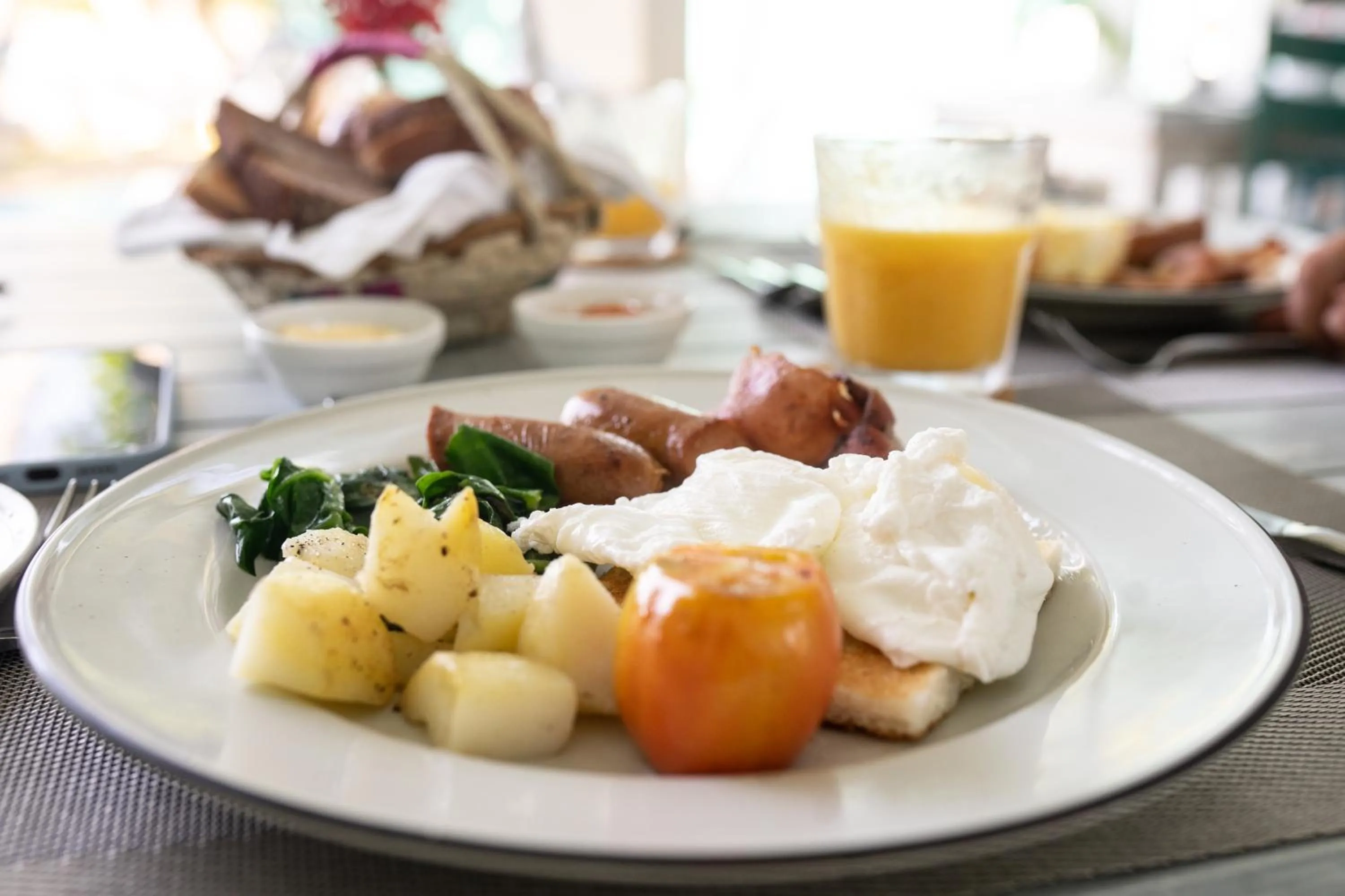 Food in Smeralda Resorts Dikwella