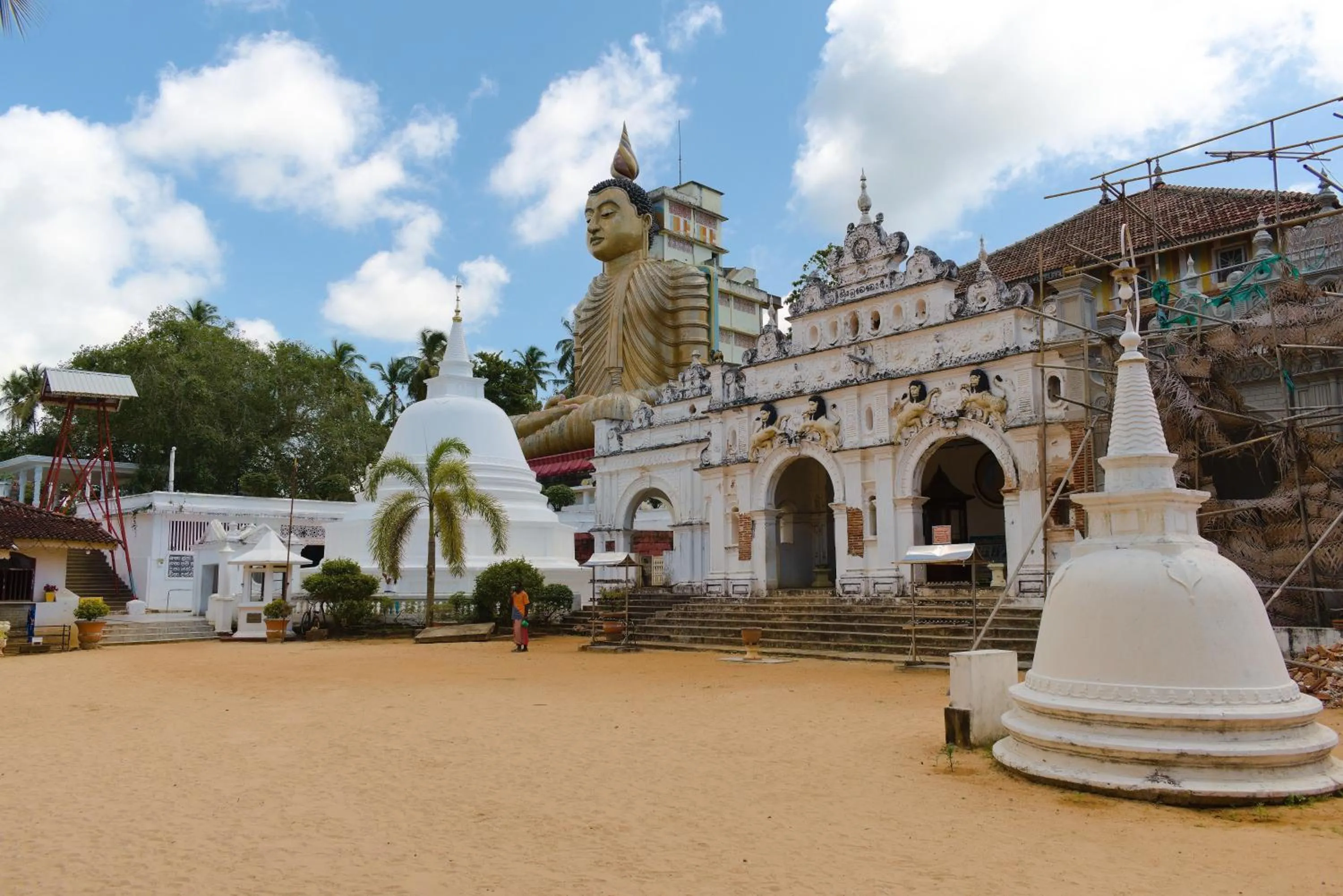 Activities in Smeralda Resorts Dikwella