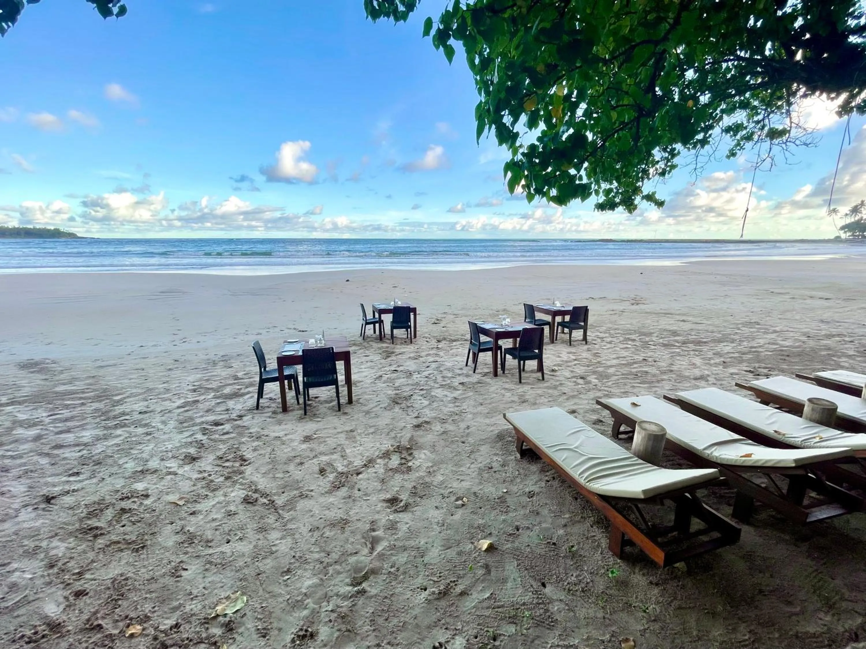 Day in Smeralda Resorts Dikwella