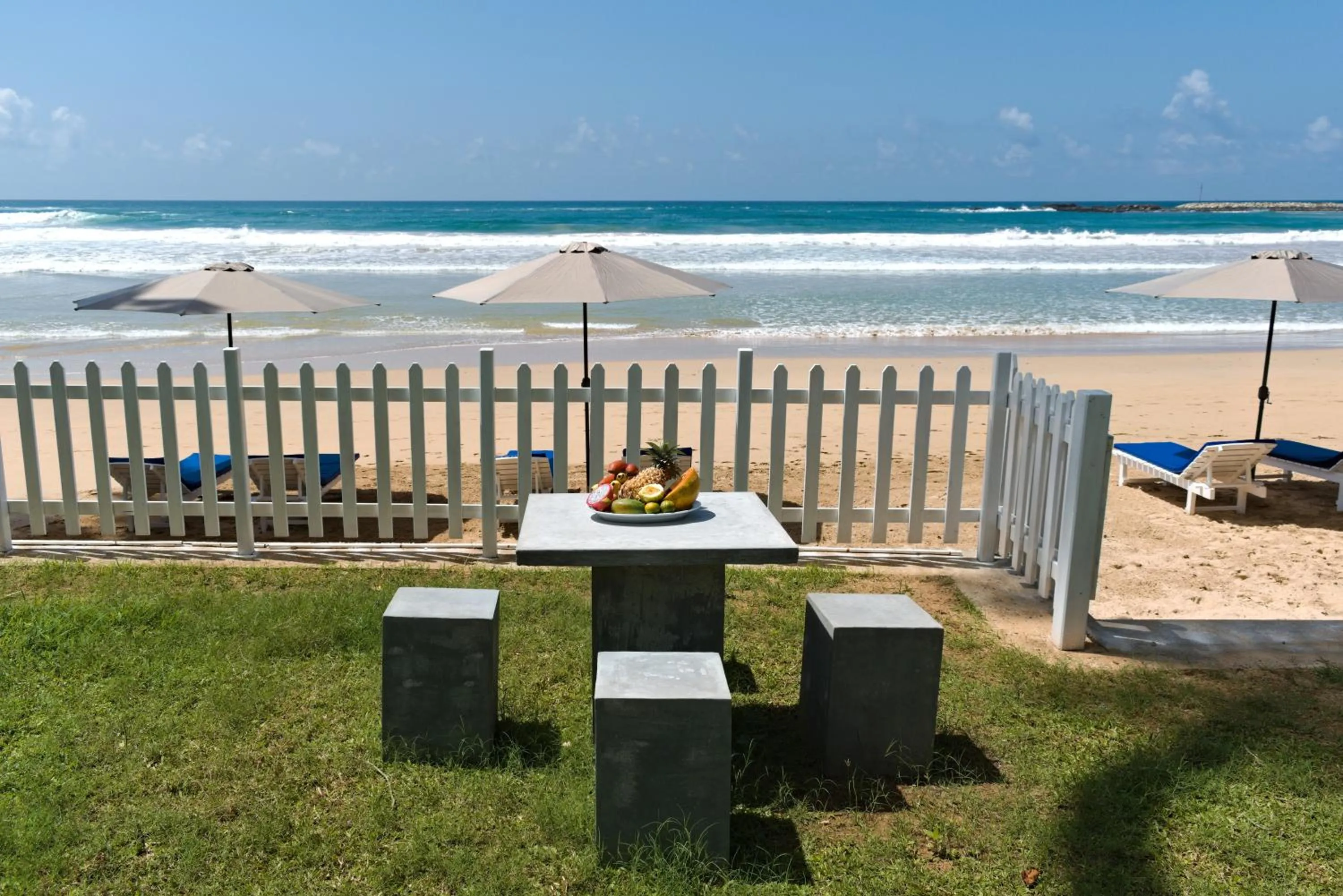 Garden in Smeralda Resorts Dikwella