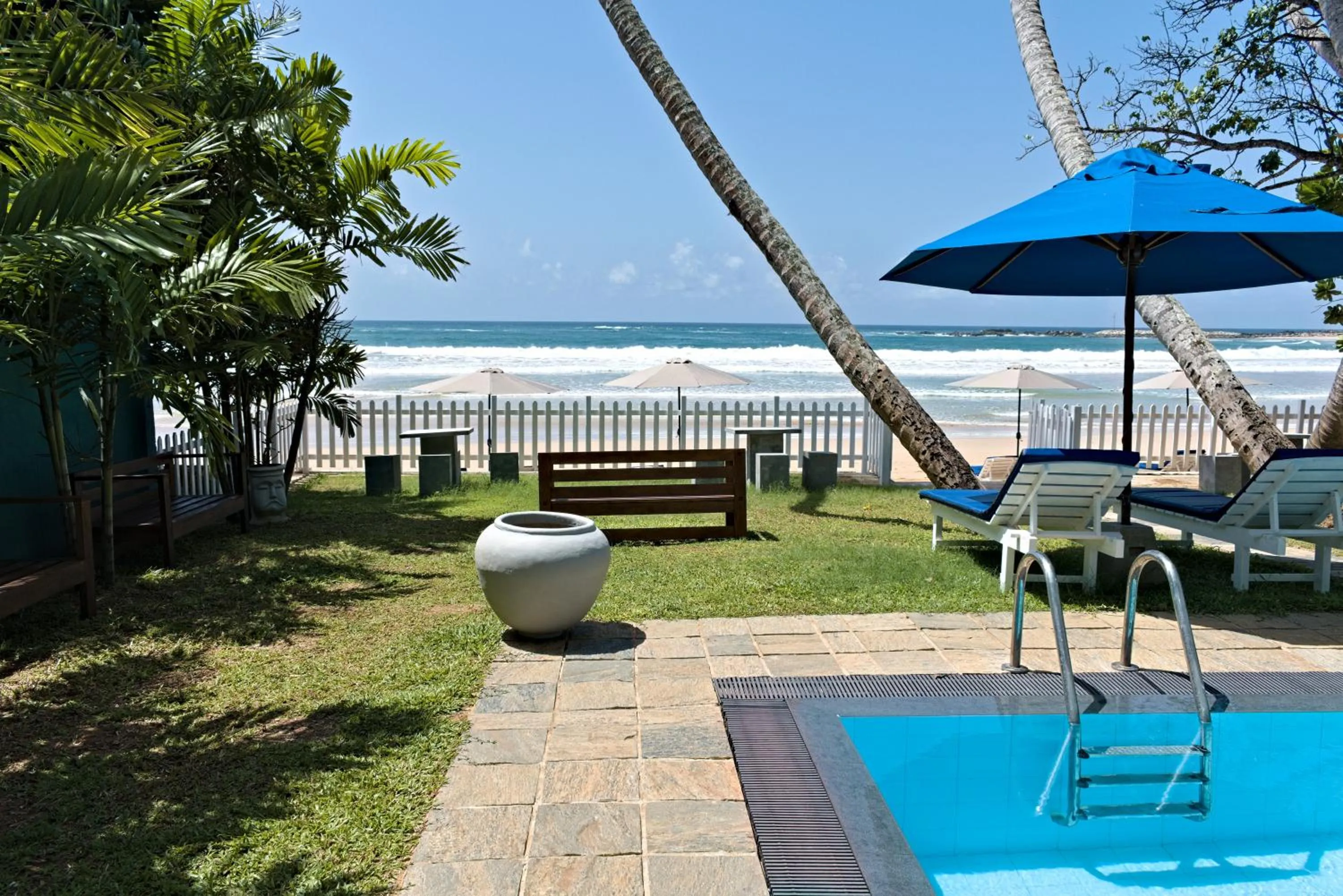 Pool view in Smeralda Resorts Dikwella