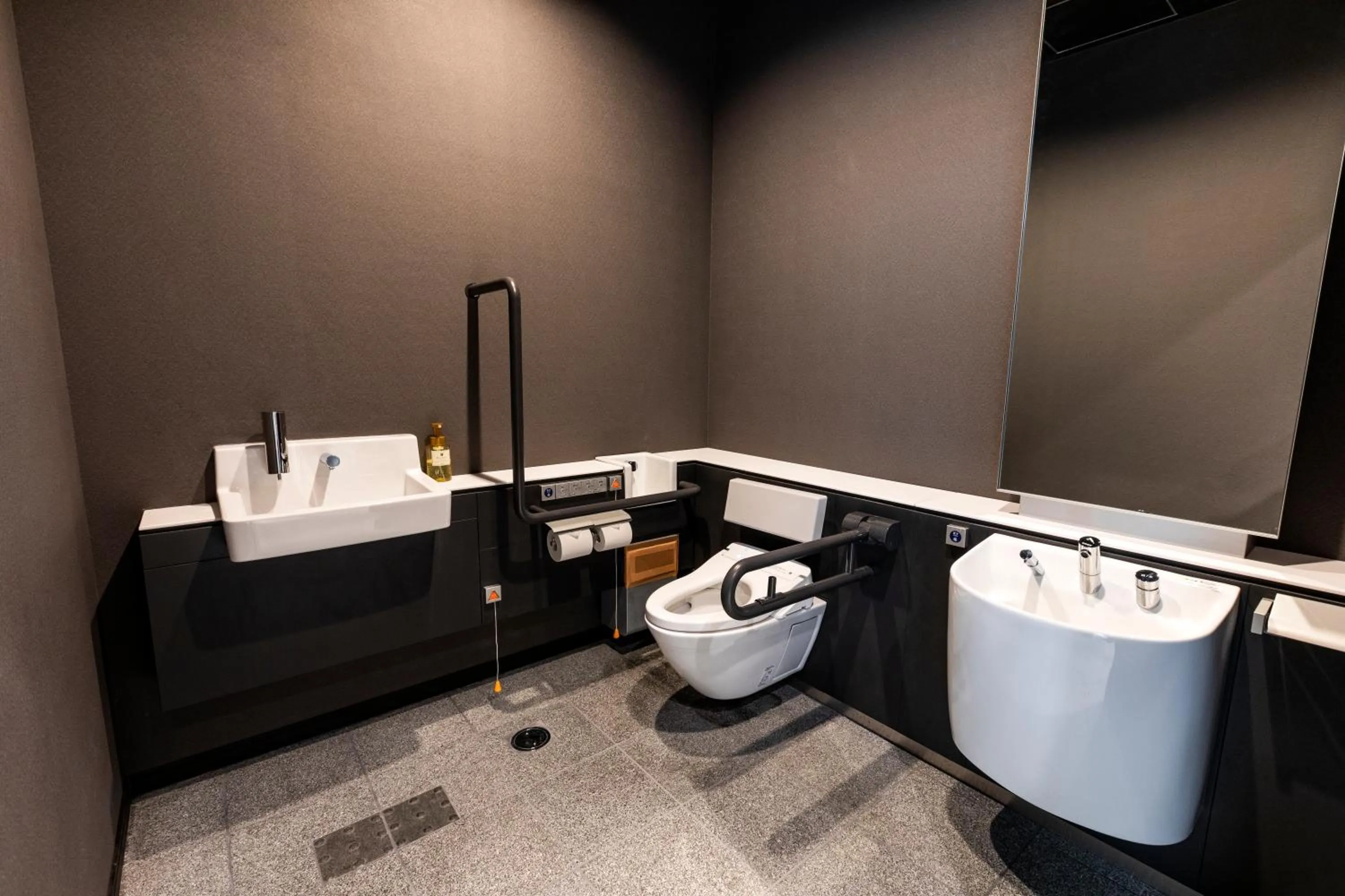 Toilet in Rinn Kyoto Station