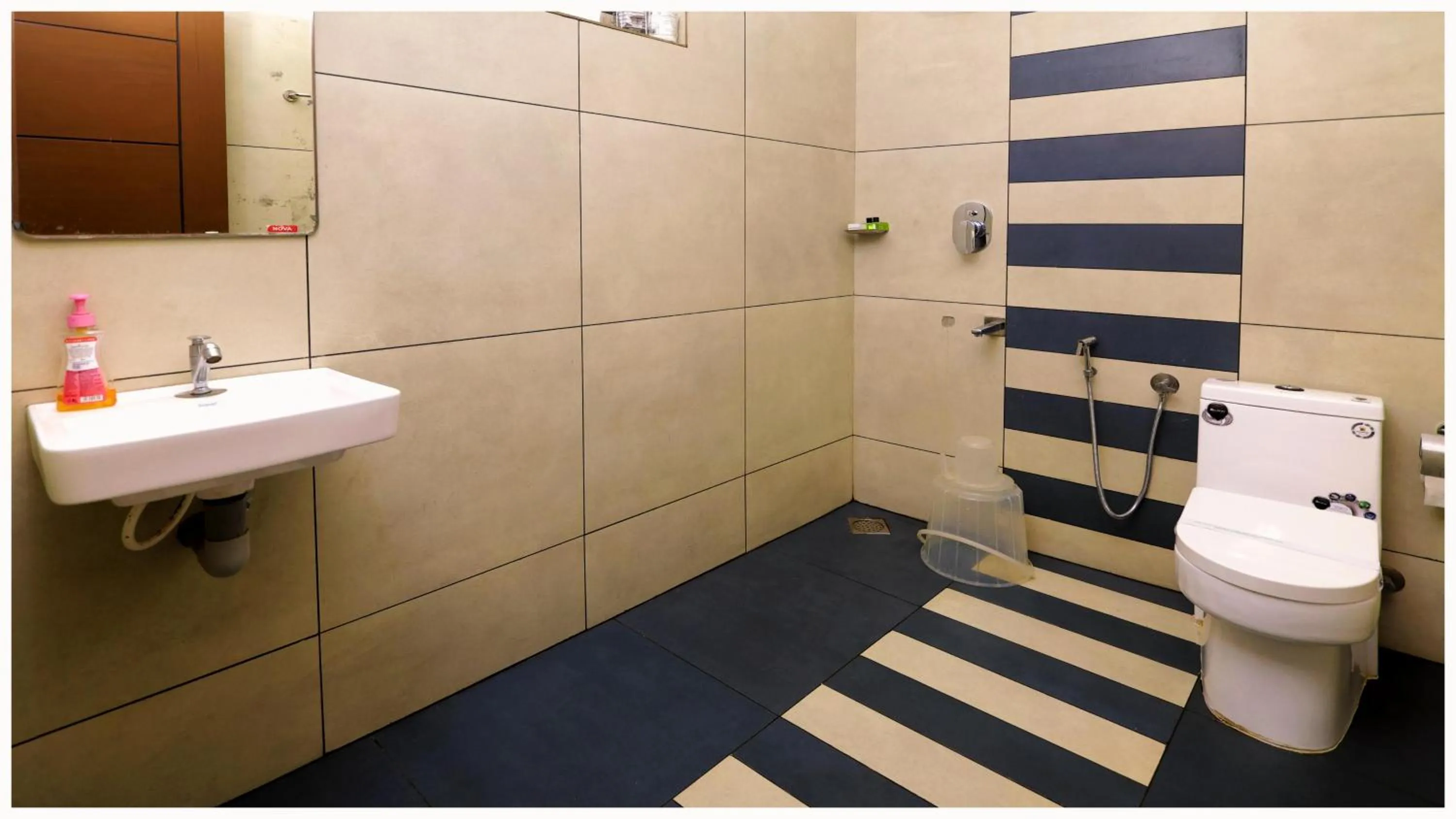 Shower in Vajra Ayurveda and Yoga Retreat