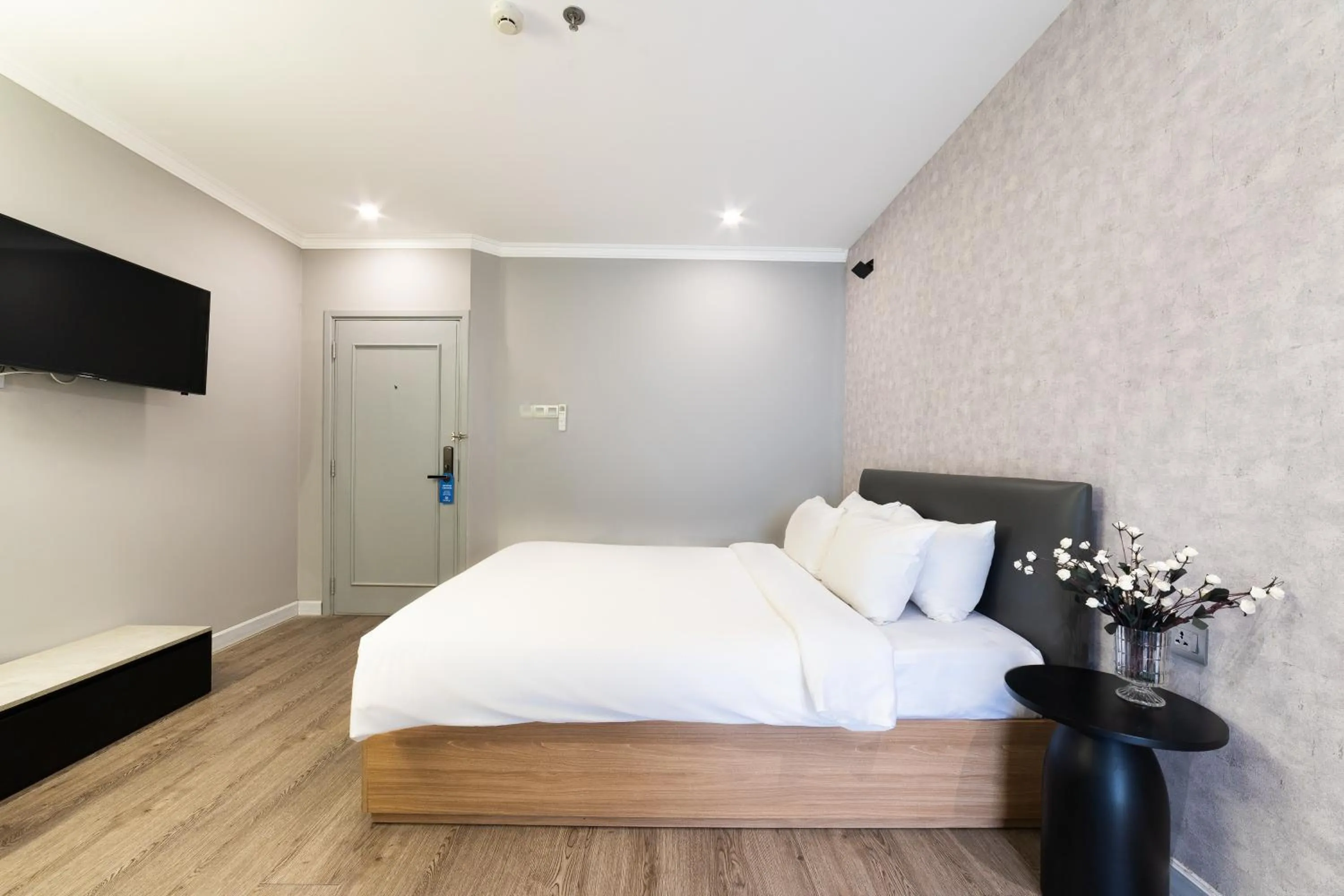 Bedroom, Bed in The Hotel Nicecy