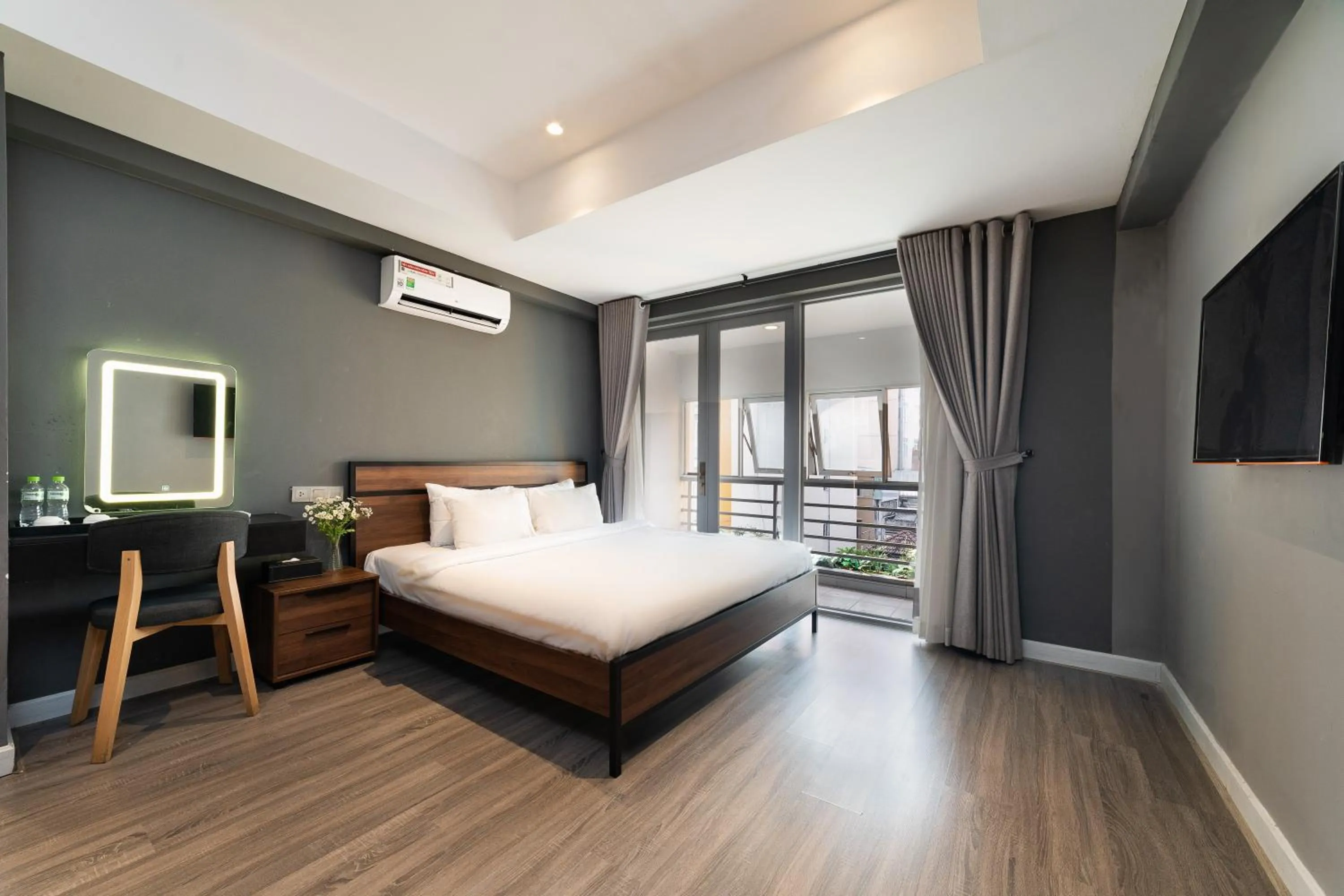 group of guests, Bed in The Hotel Nicecy