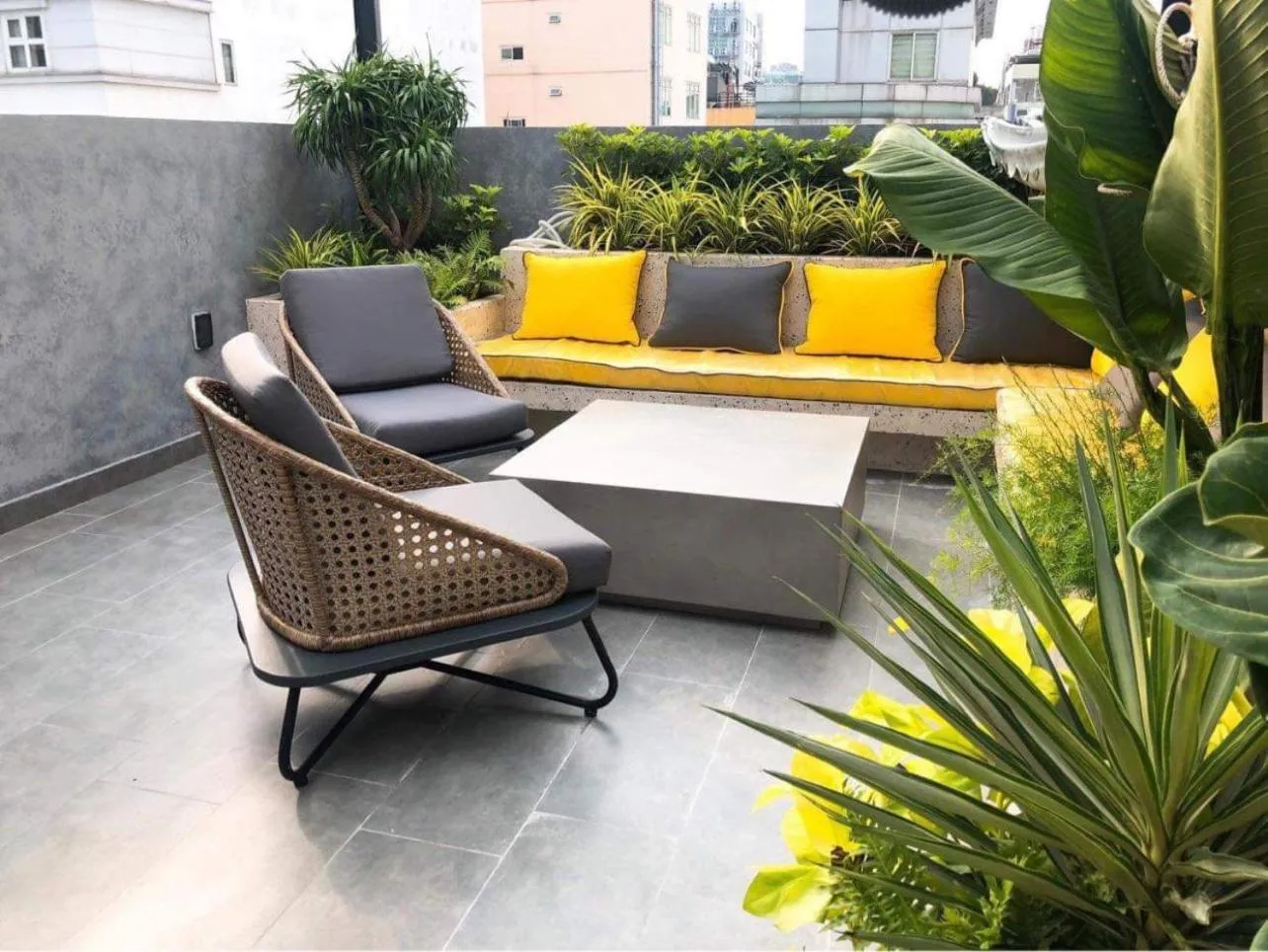 Restaurant/places to eat in The Hotel Nicecy