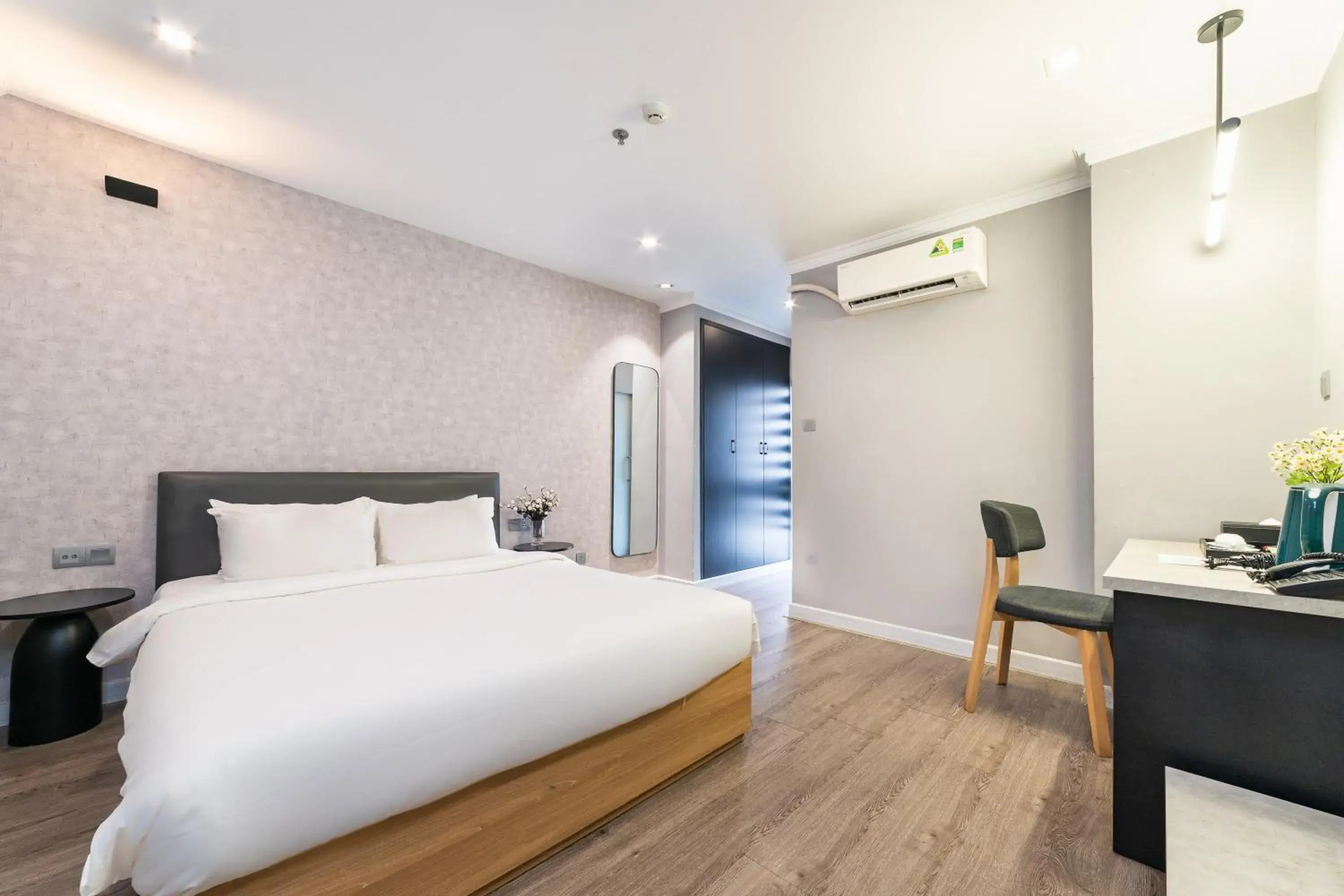 Deluxe Double Room with Balcony in The Hotel Nicecy Deluxe Double Room with Balcony in The Hotel Nicecy