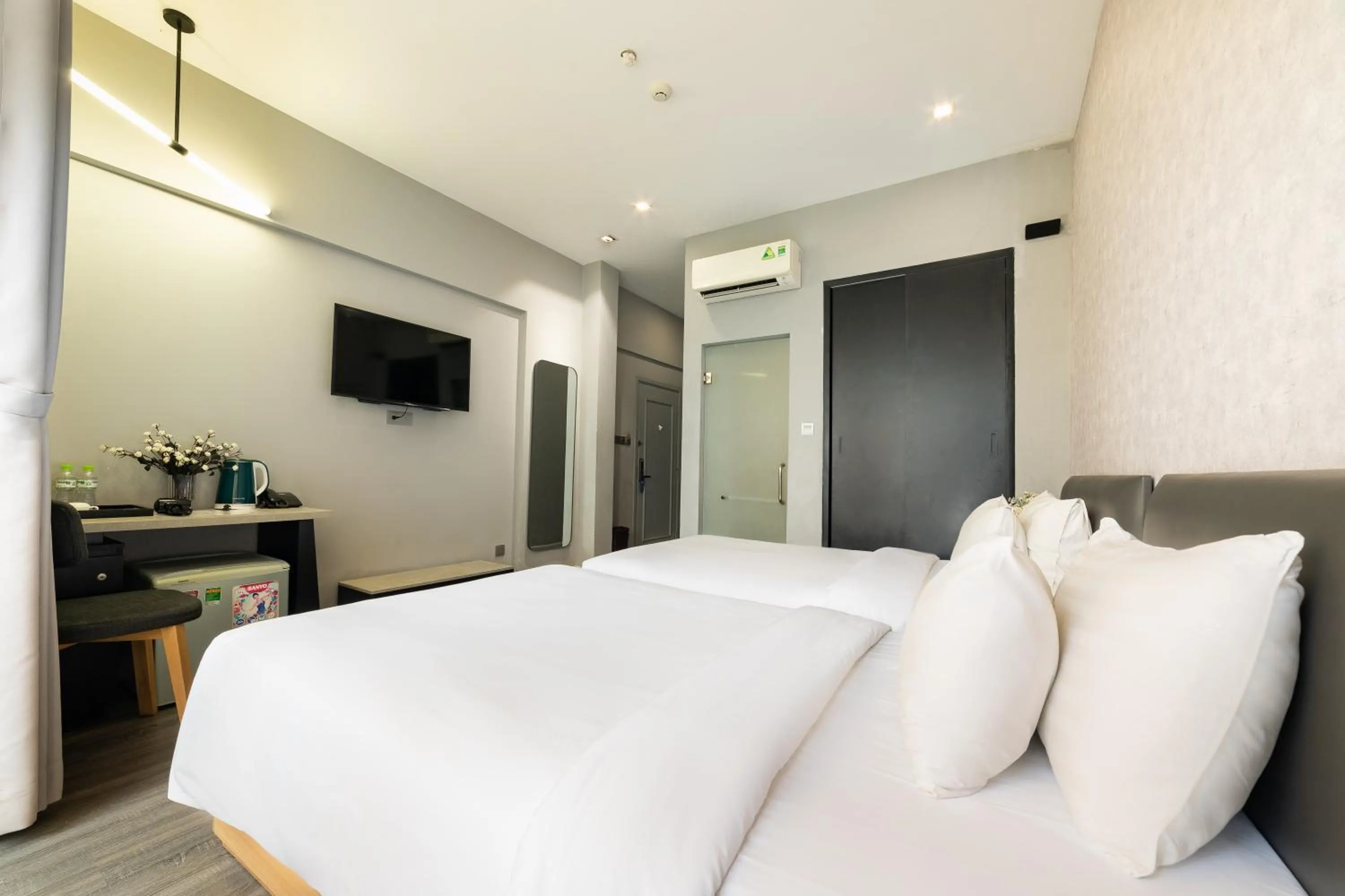 Photo of the whole room, Bed in The Hotel Nicecy