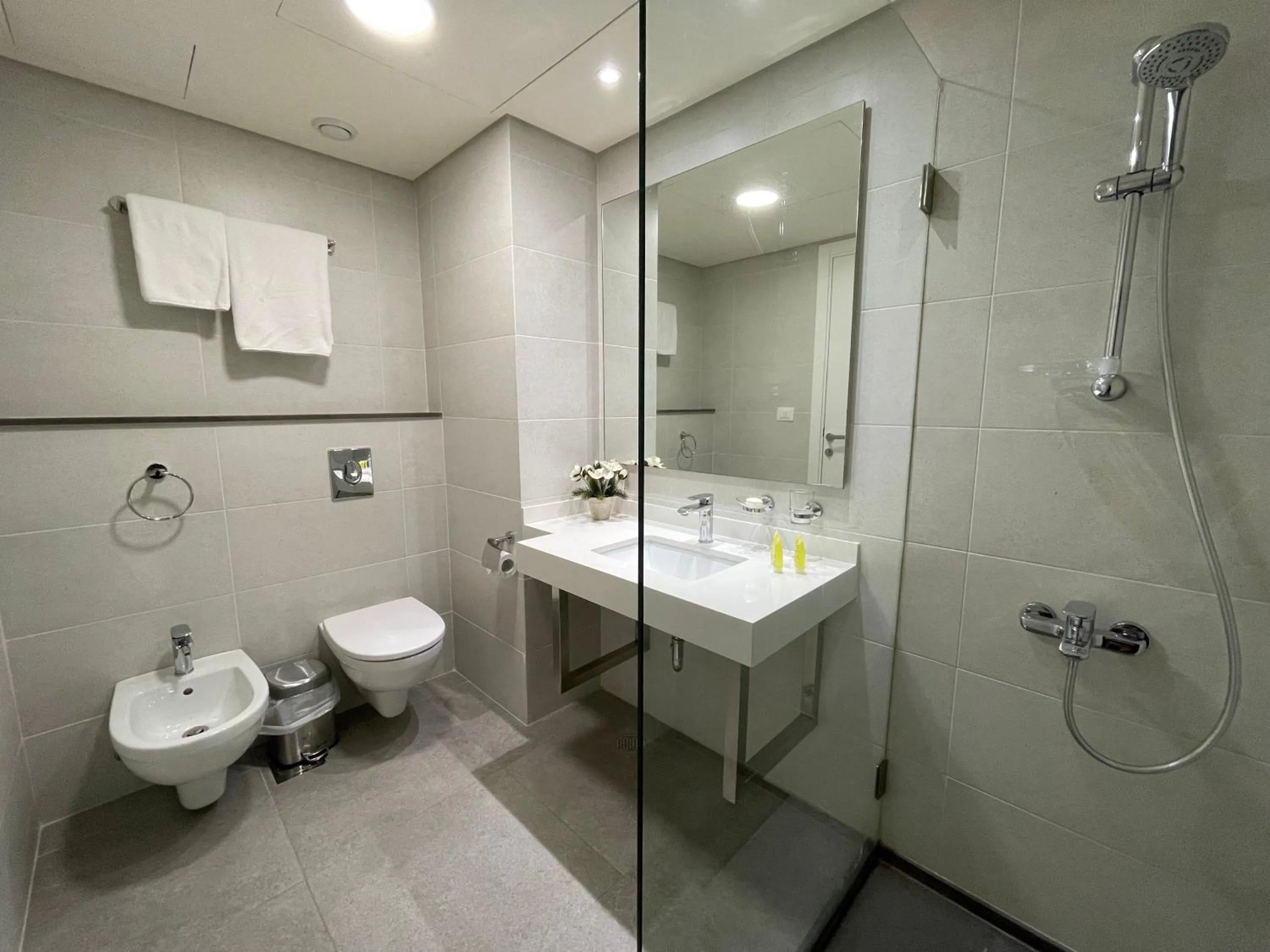 Shower in Majestic Byblos Grand Hotel