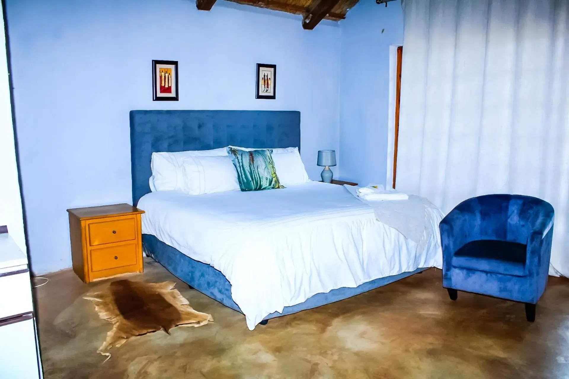 Deluxe King Room - single occupancy in Harnham Mountain Lodge Deluxe King Room - single occupancy in Harnham Mountain Lodge