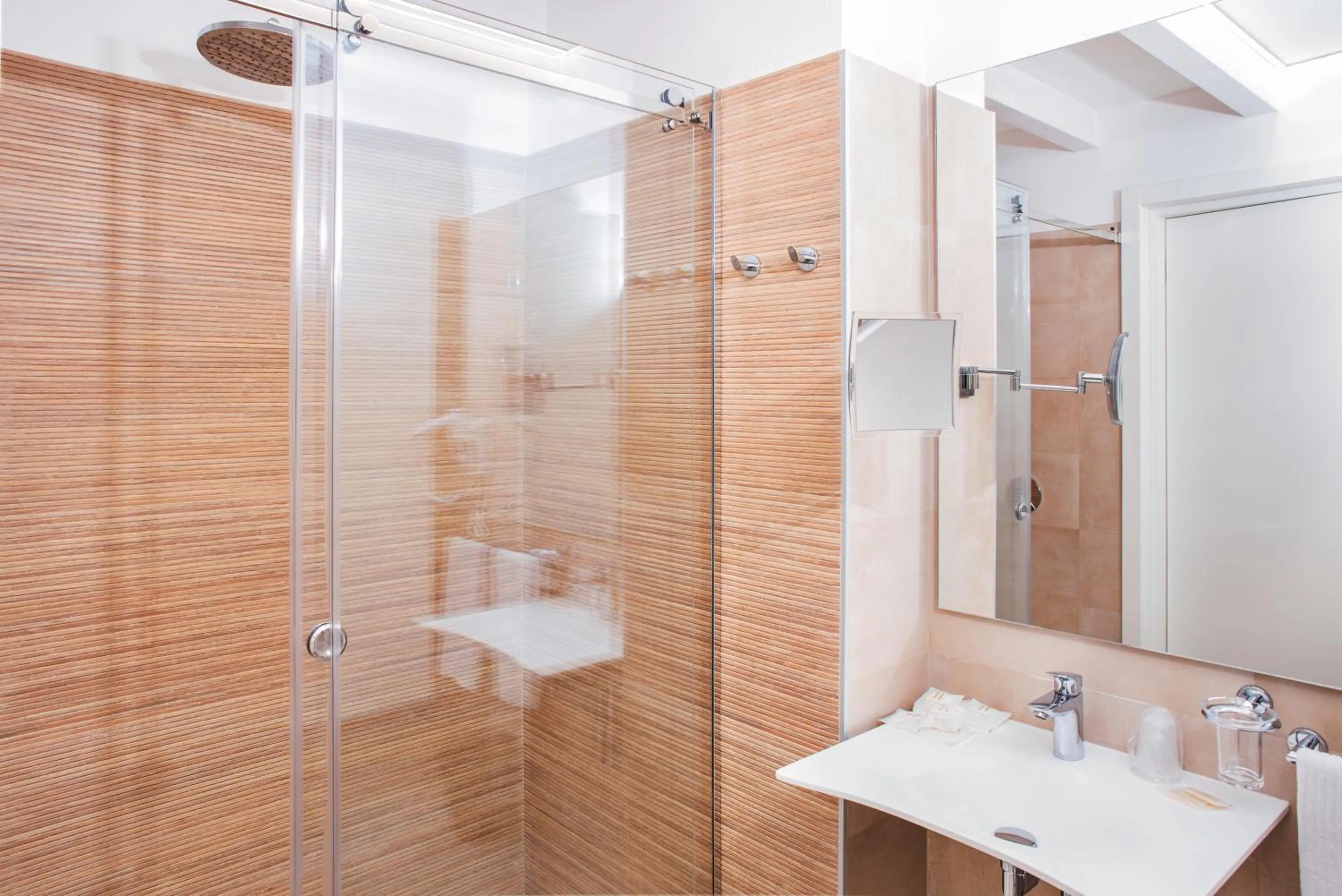 Bathroom in Hotel Italia