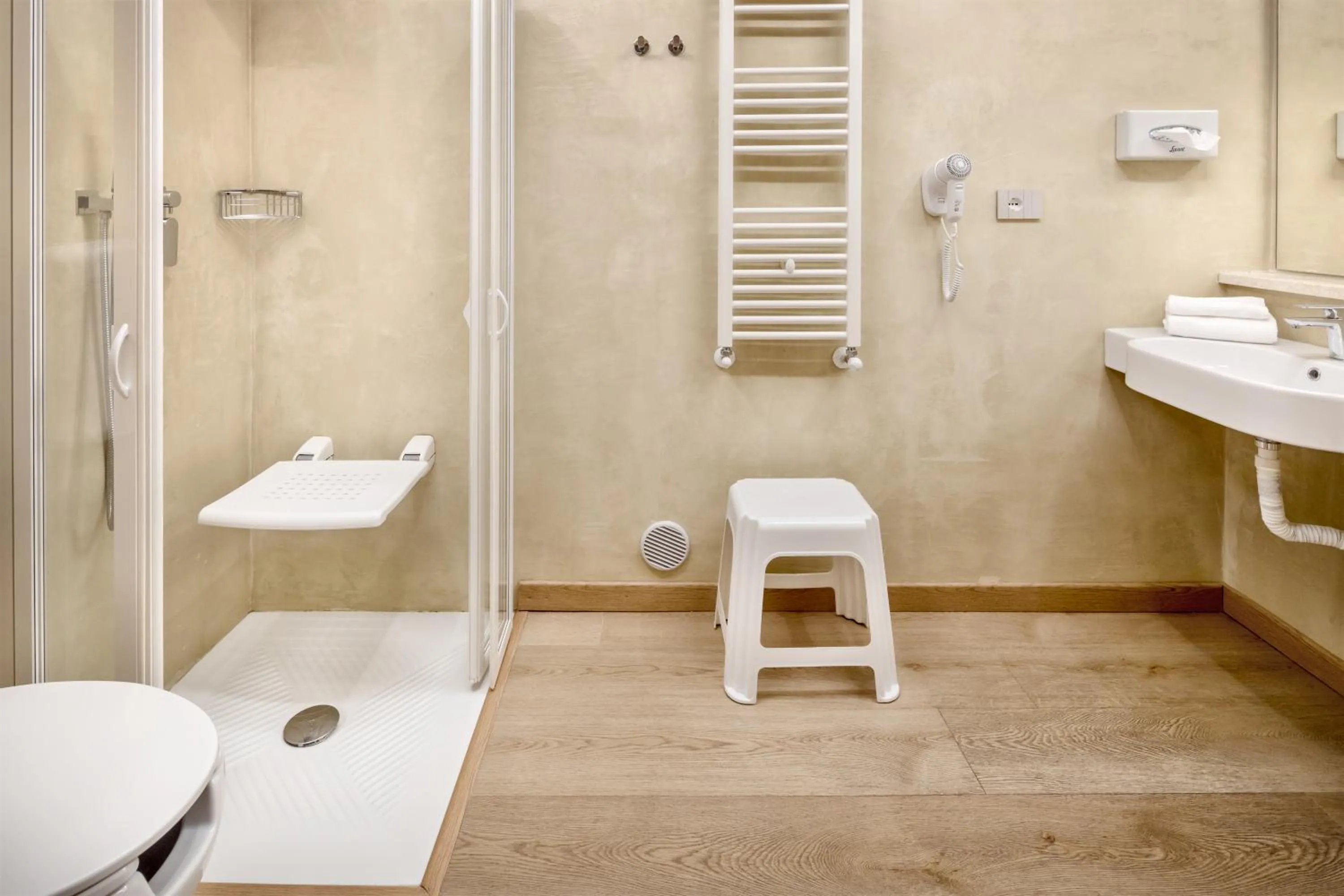 Bathroom in Hotel Italia