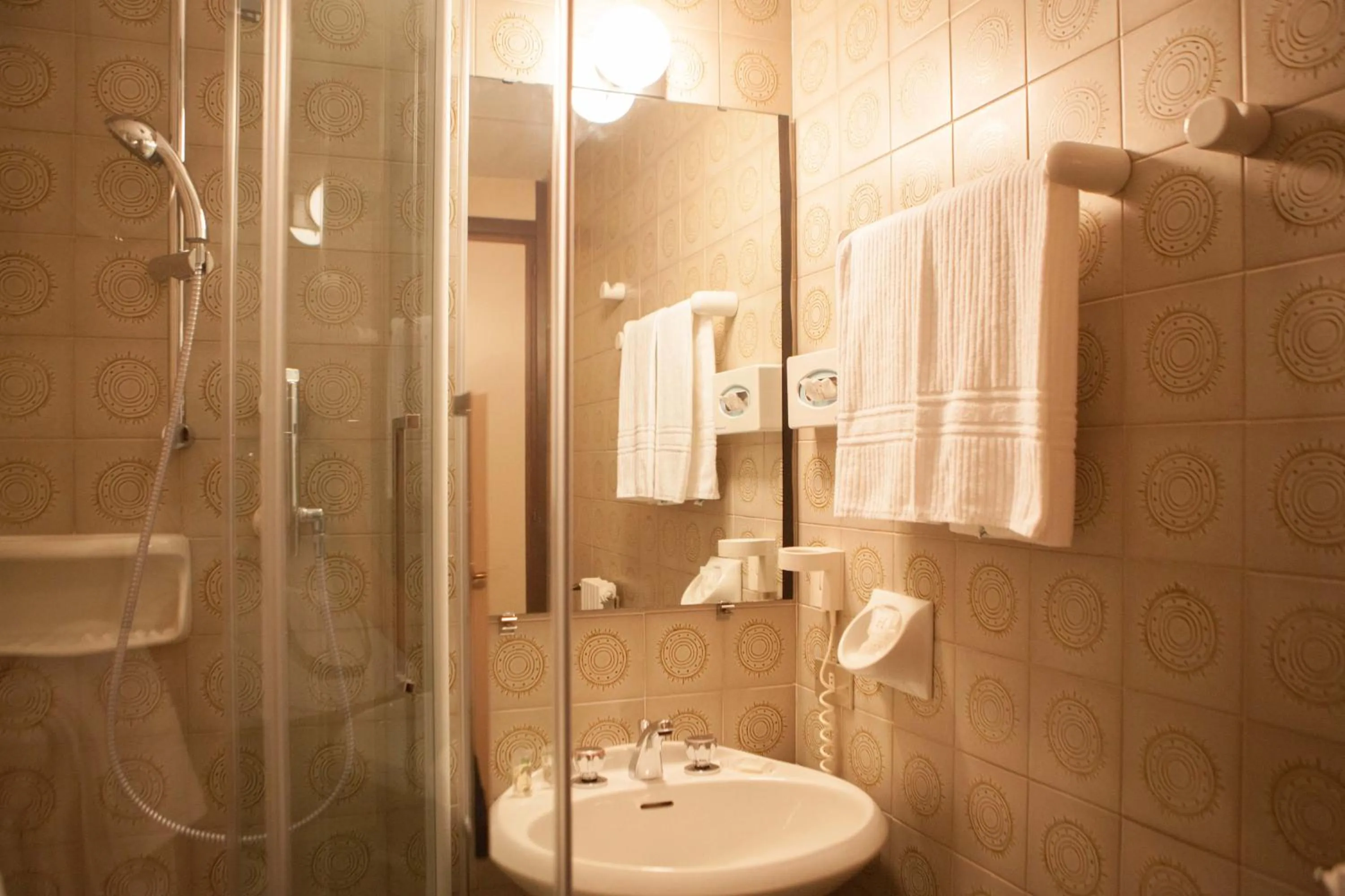 Bathroom in Hotel Italia