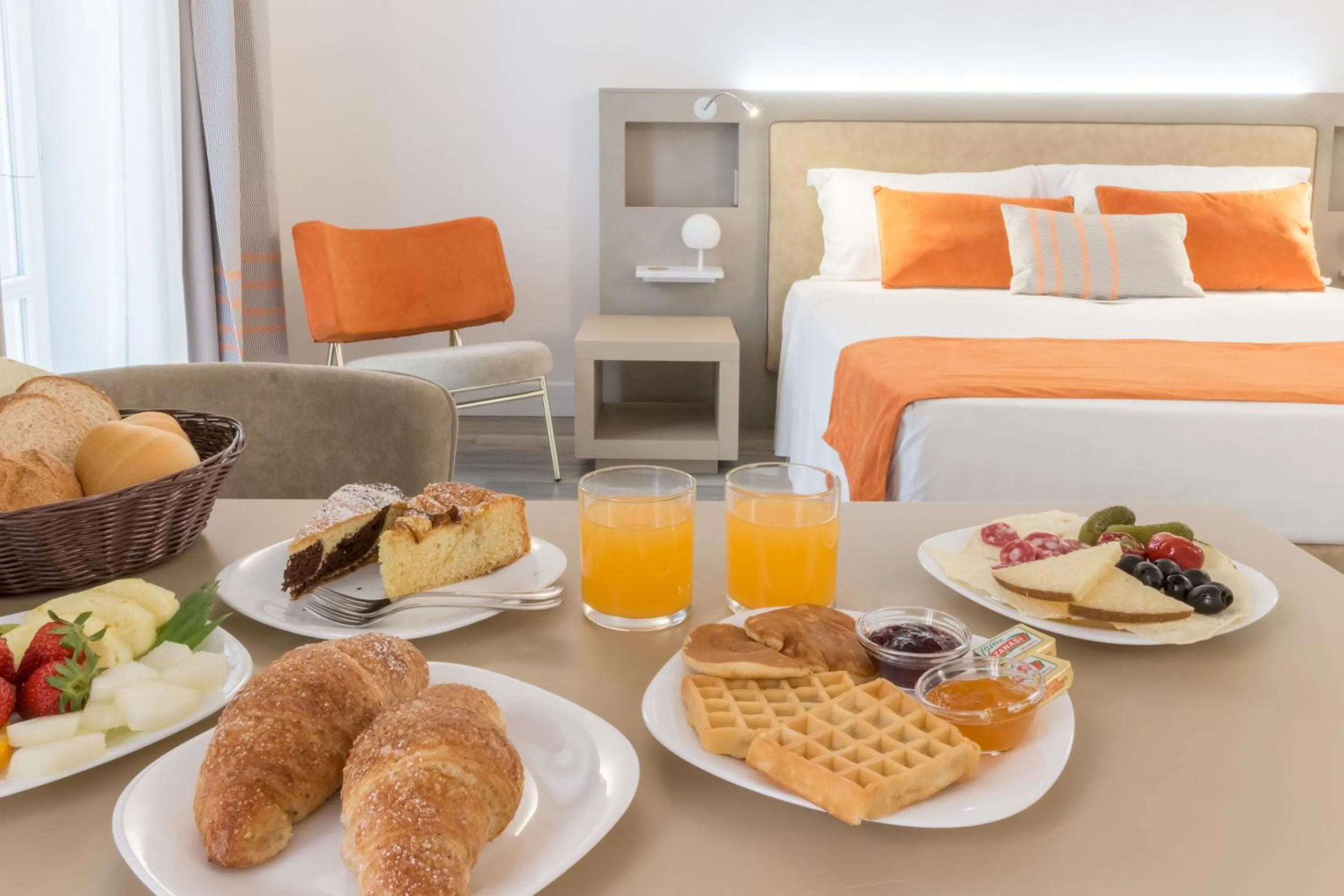 Photo of the whole room, Bed in Hotel Italia