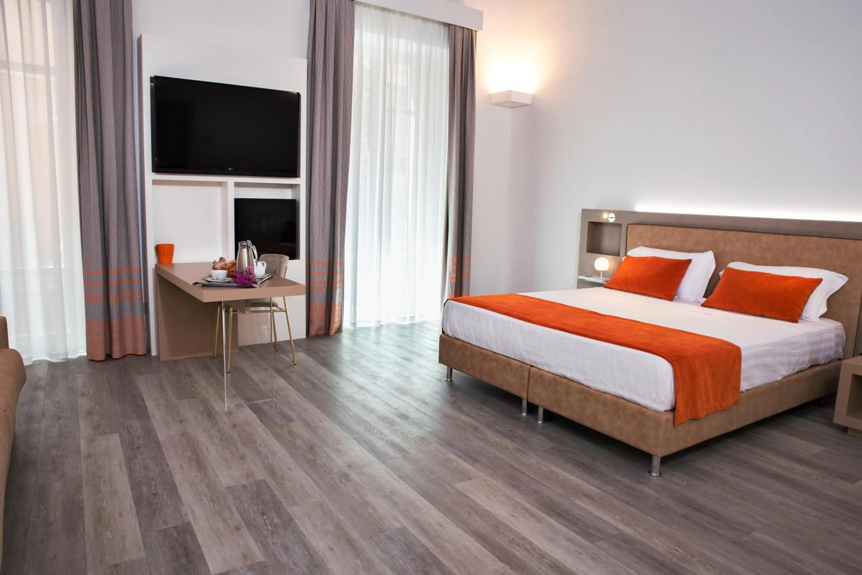 Photo of the whole room, Bed in Hotel Italia