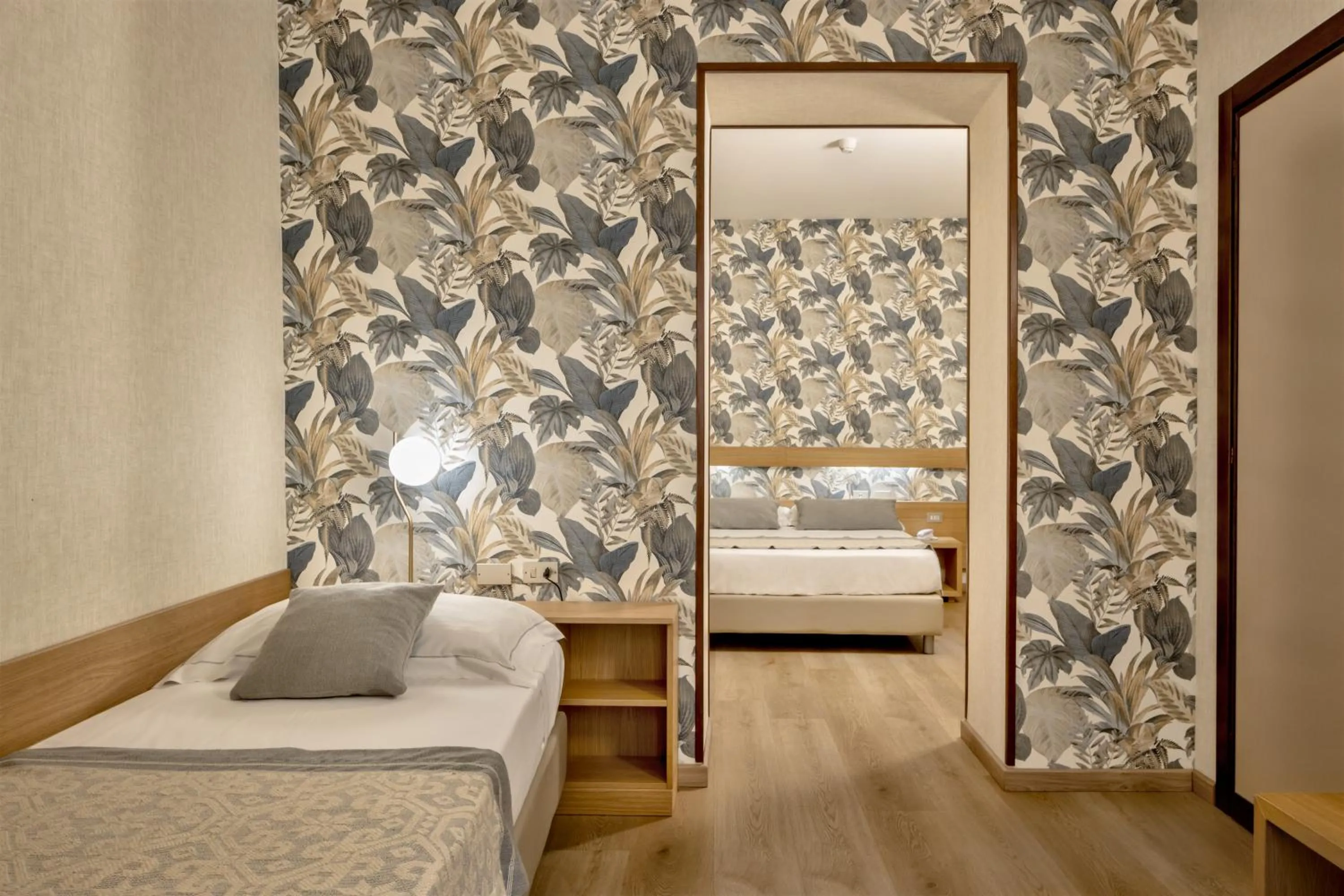 Photo of the whole room, Bed in Hotel Italia