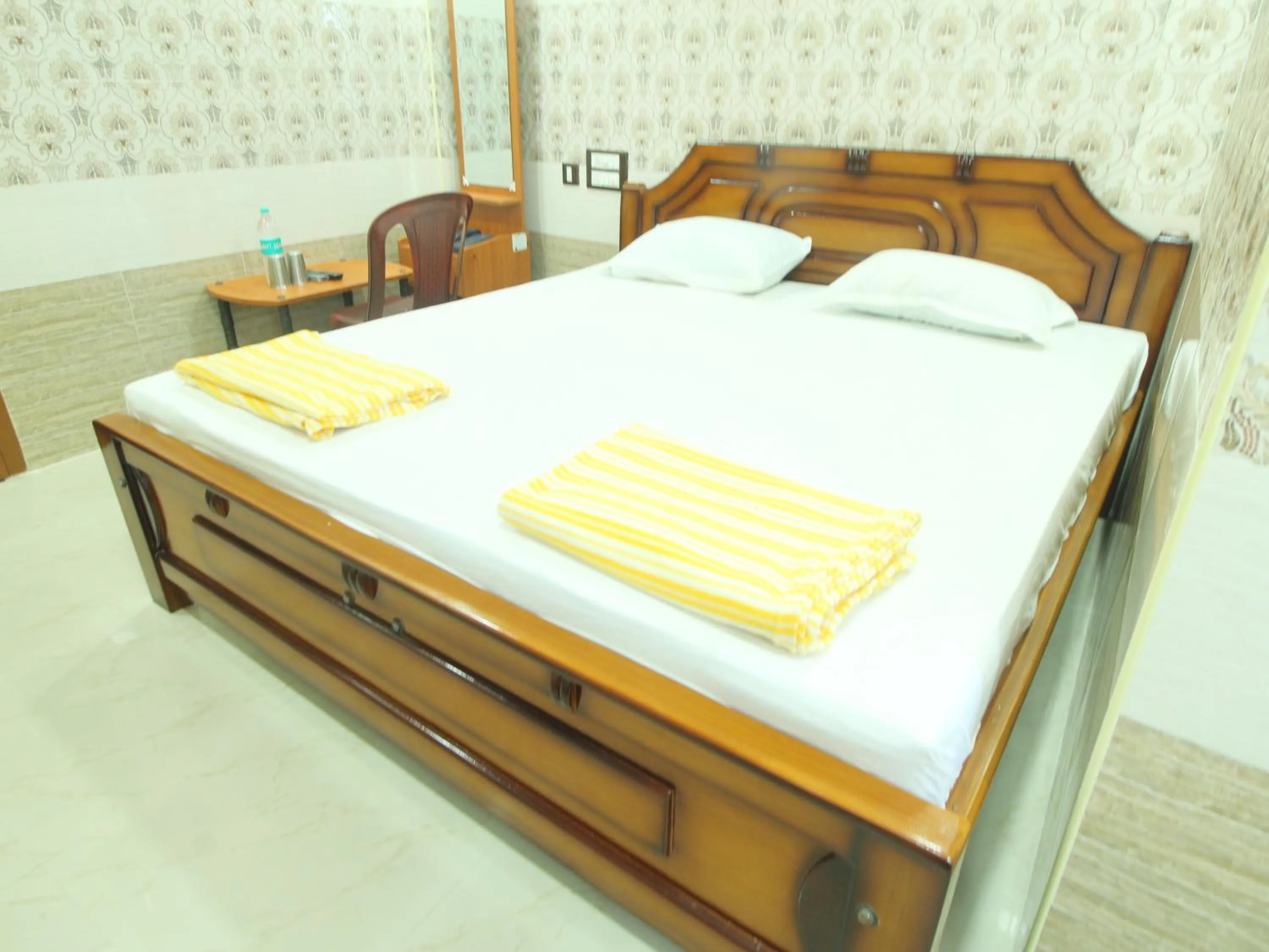 Bedroom, Bed in New City Tower Residency