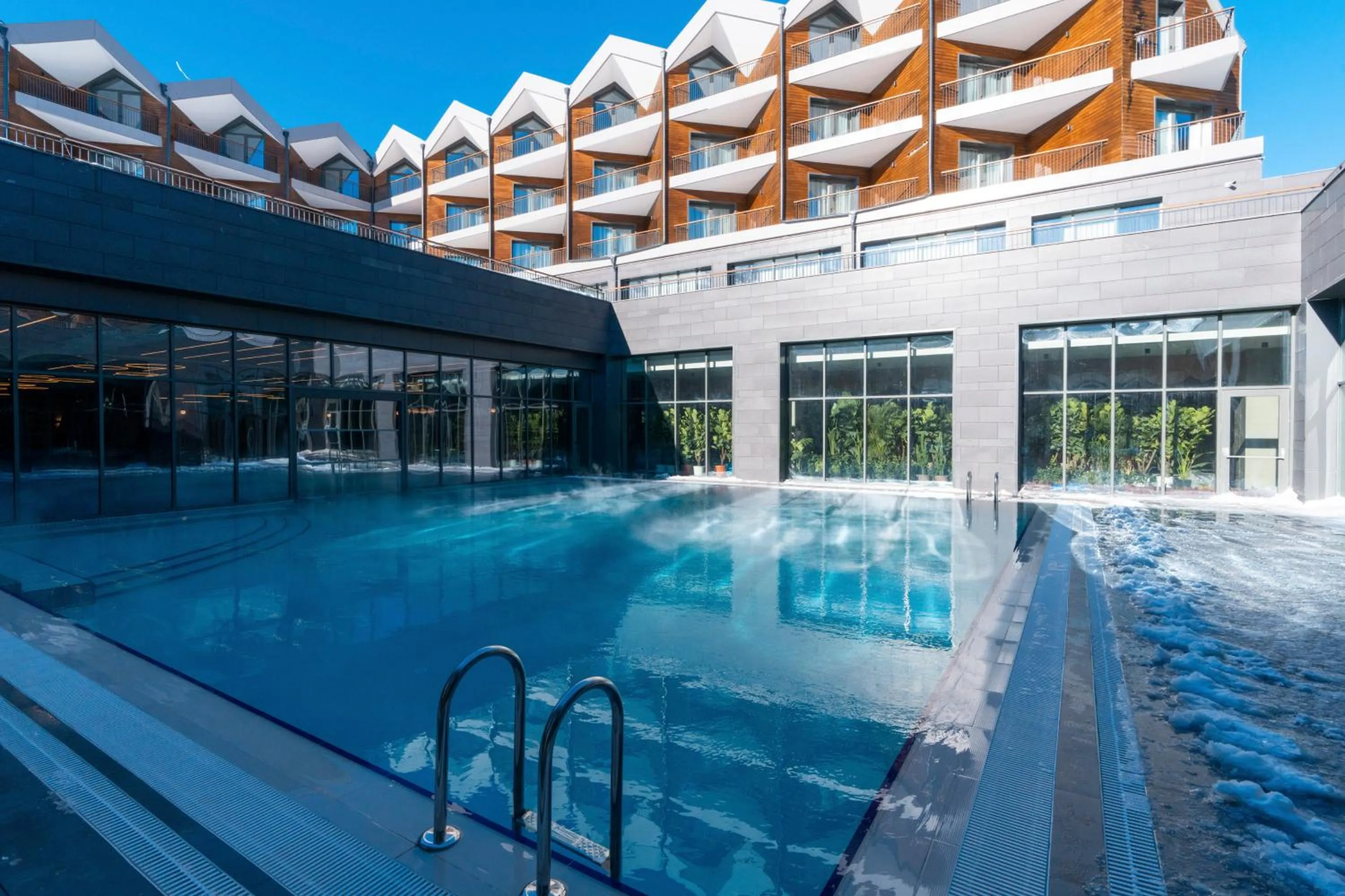 Swimming pool in Megasaray Mount Erciyes