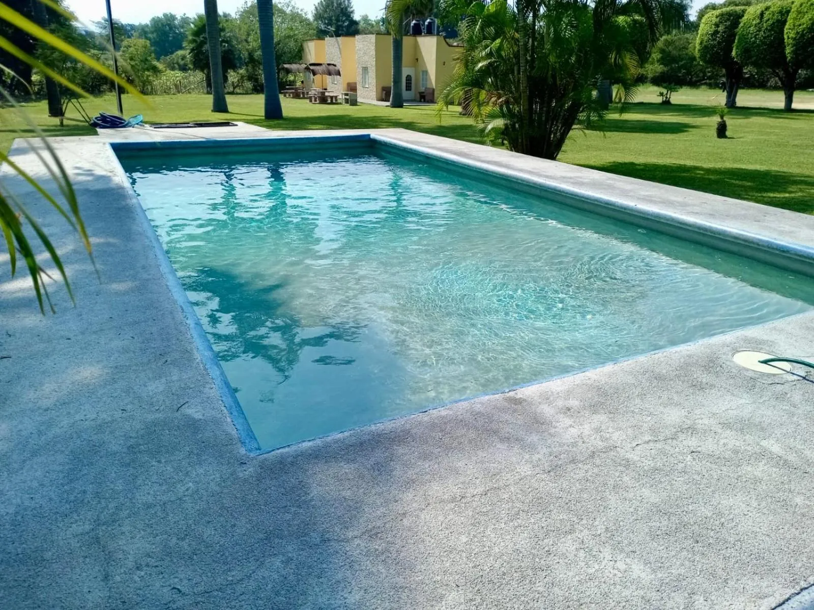Swimming pool in Villas el Paraíso, El Rollo