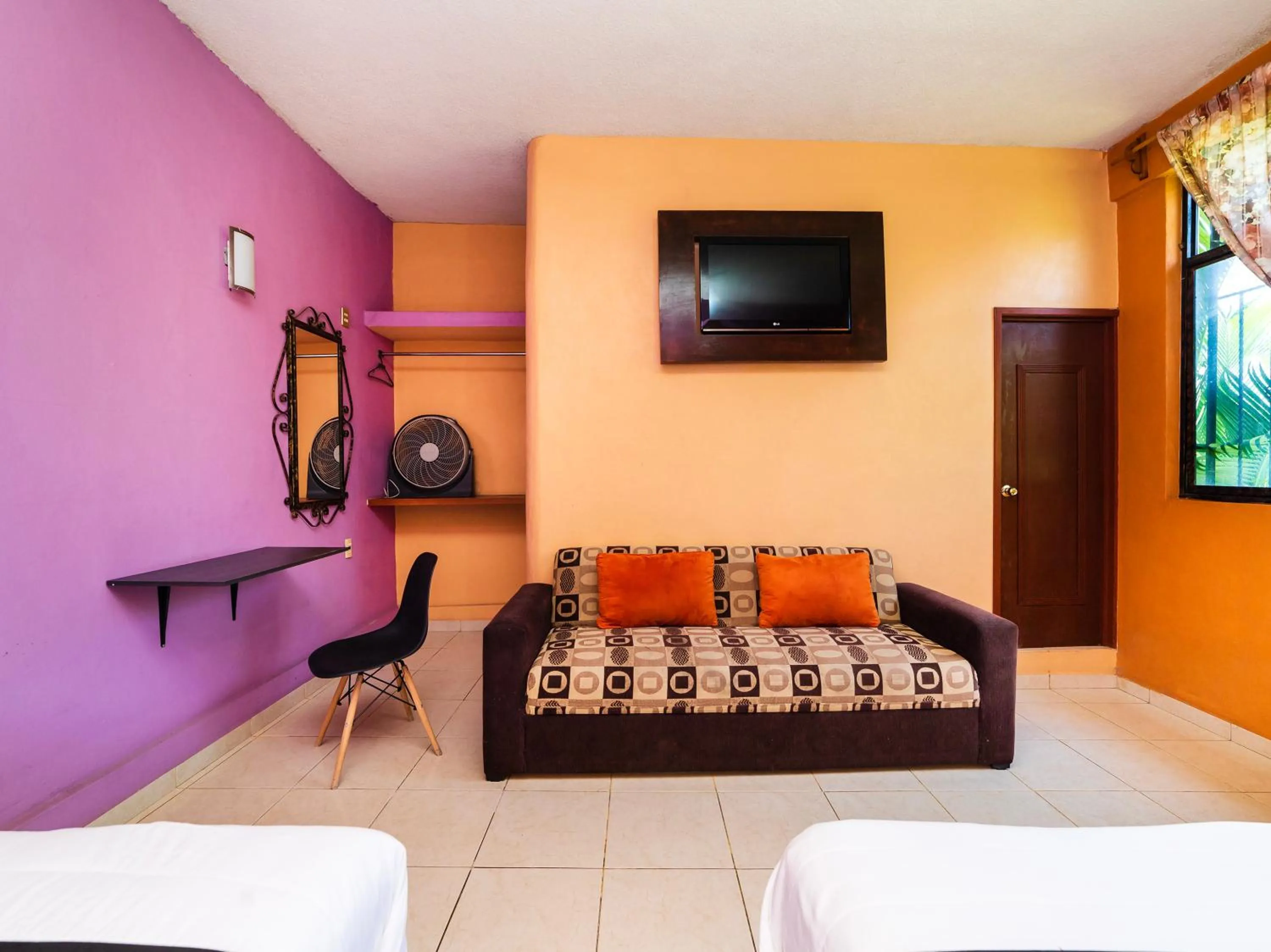 TV and multimedia, Bed in Villas el Paraíso, El Rollo