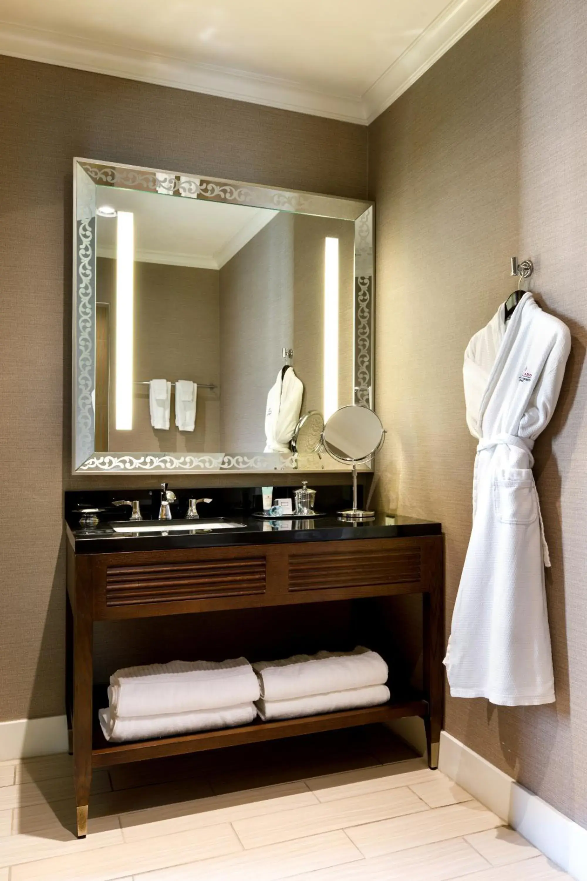 Queen Room in Ambassador Hotel Oklahoma City, Autograph Collection Queen Room in Ambassador Hotel Oklahoma City, Autograph Collection