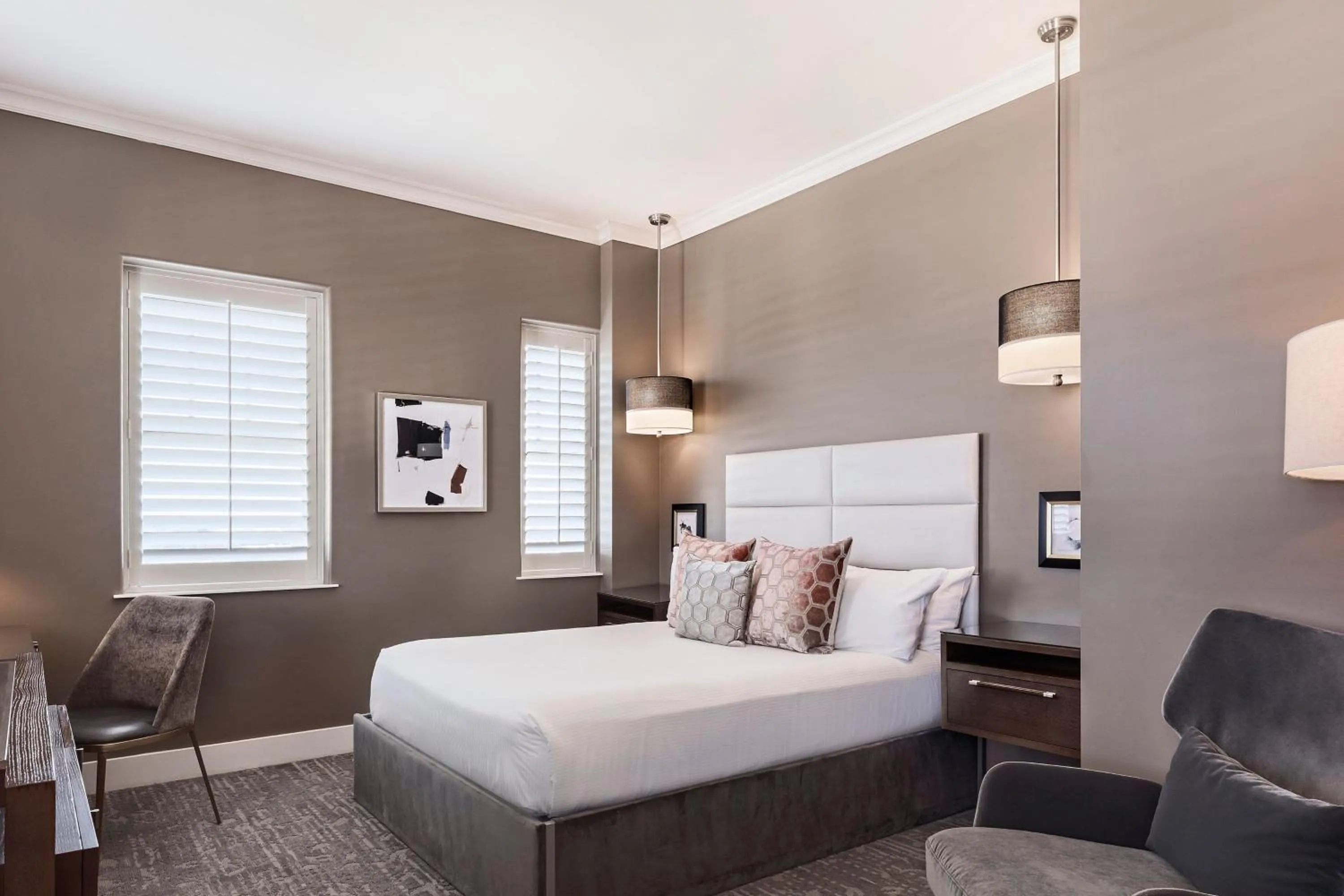 Photo of the whole room, Bed in Ambassador Hotel Oklahoma City, Autograph Collection