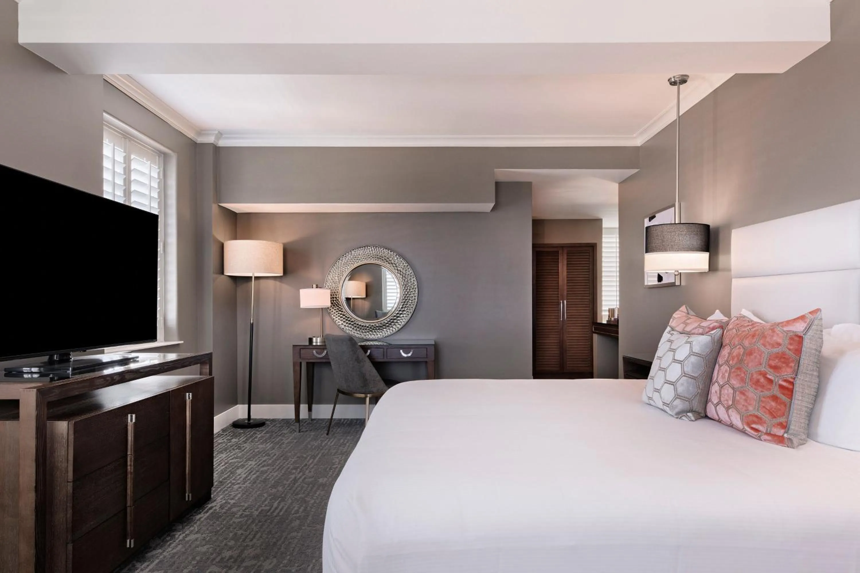 Photo of the whole room, Bed in Ambassador Hotel Oklahoma City, Autograph Collection