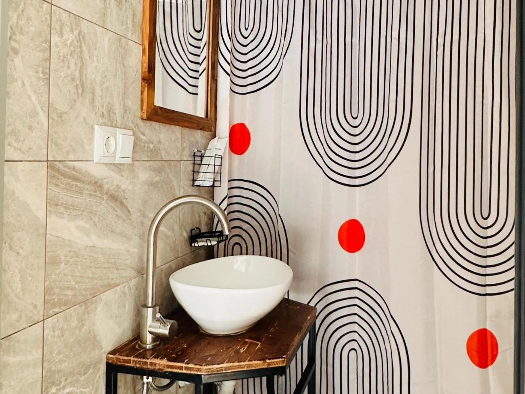 Shower in Hotel Boutique George