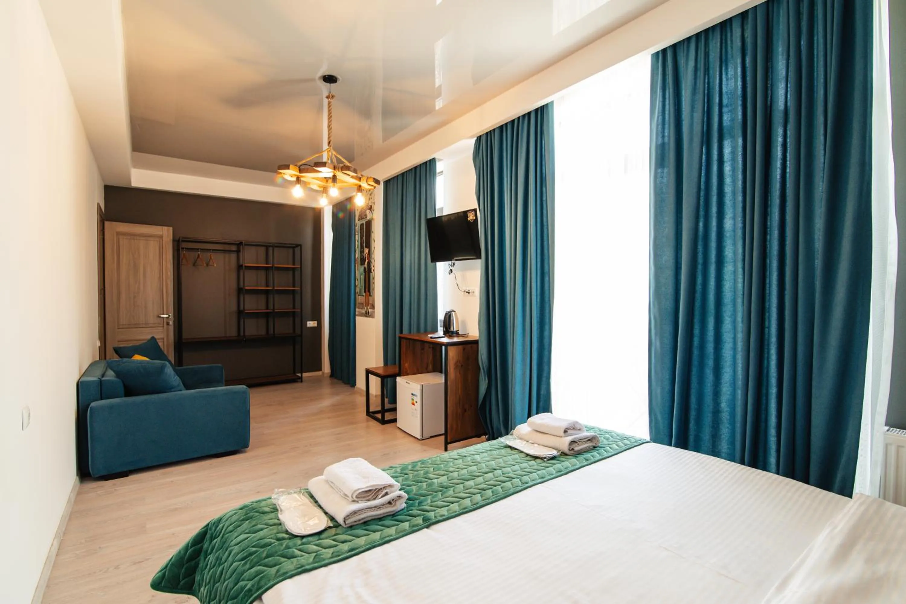 TV and multimedia, Bed in Hotel Boutique George