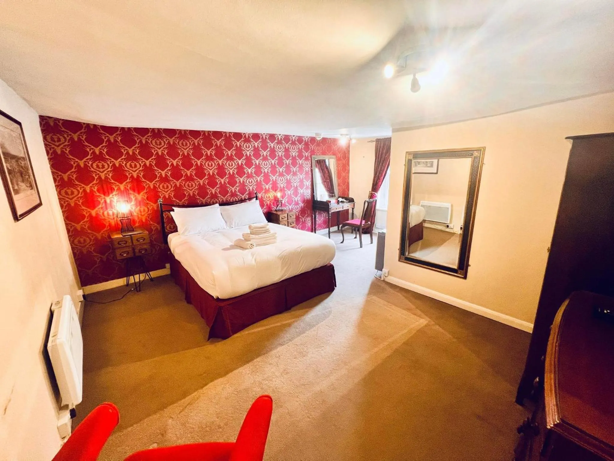 Bed in George & Dragon Hotel