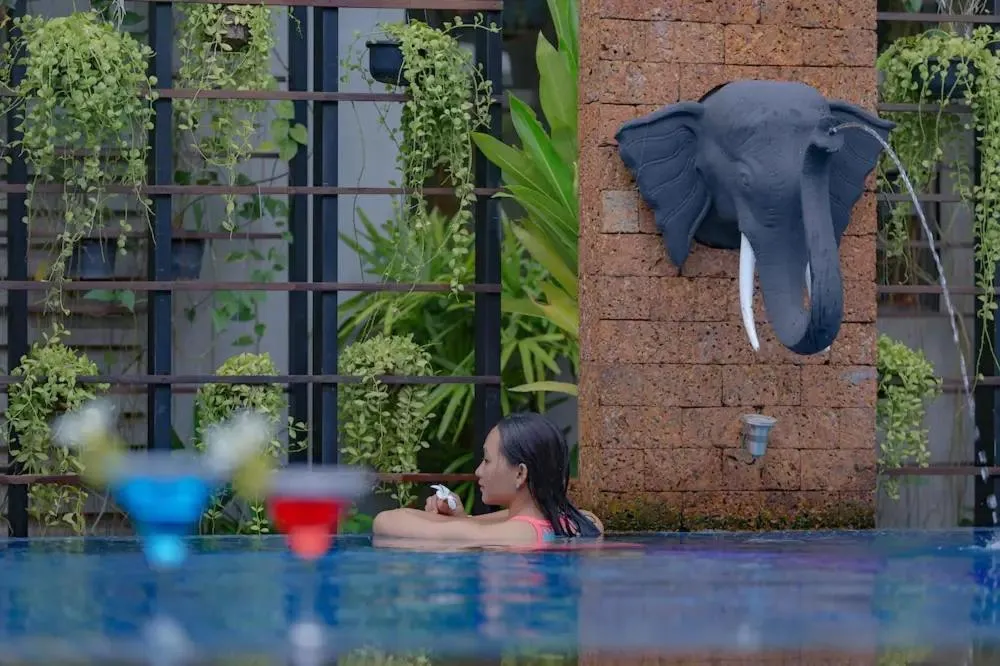 Swimming pool in Grange