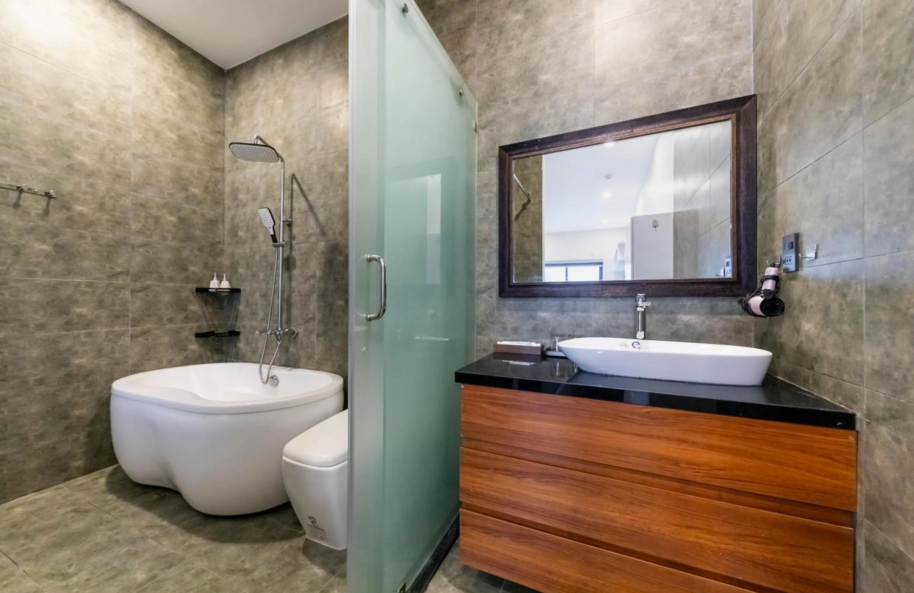 Shower in The Brick Home dalat