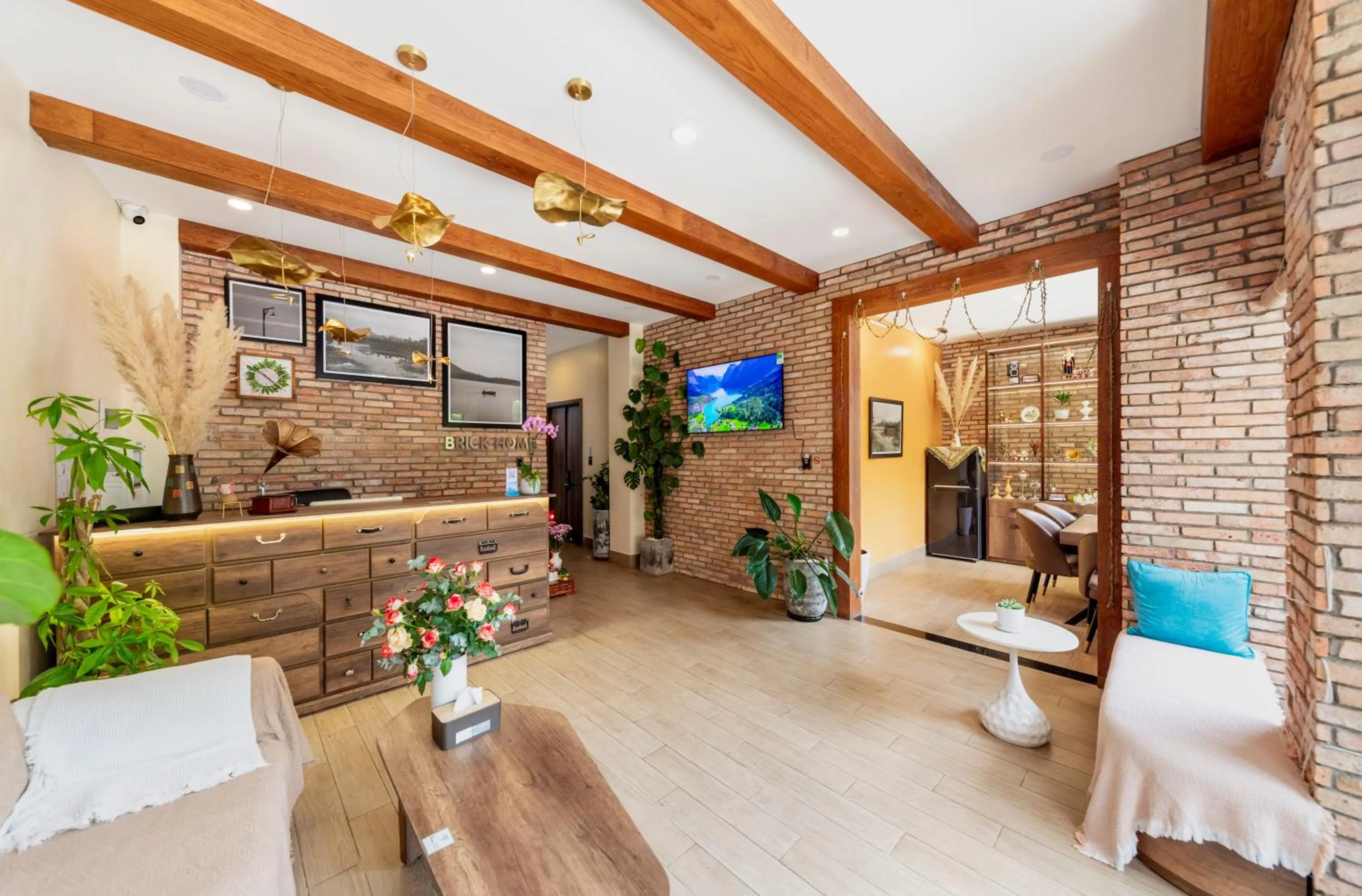 TV and multimedia in The Brick Home dalat