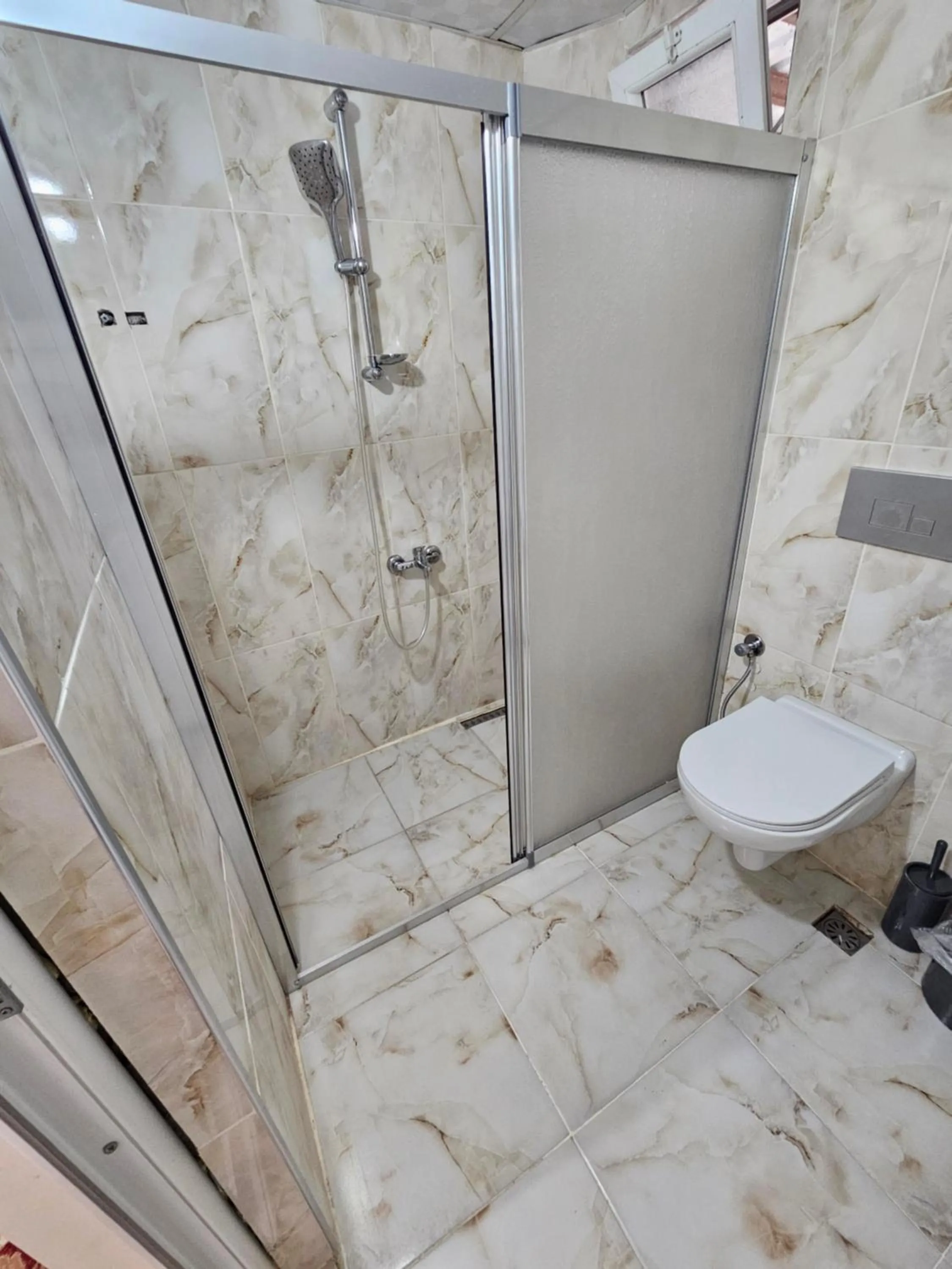 Shower in The Titanic House