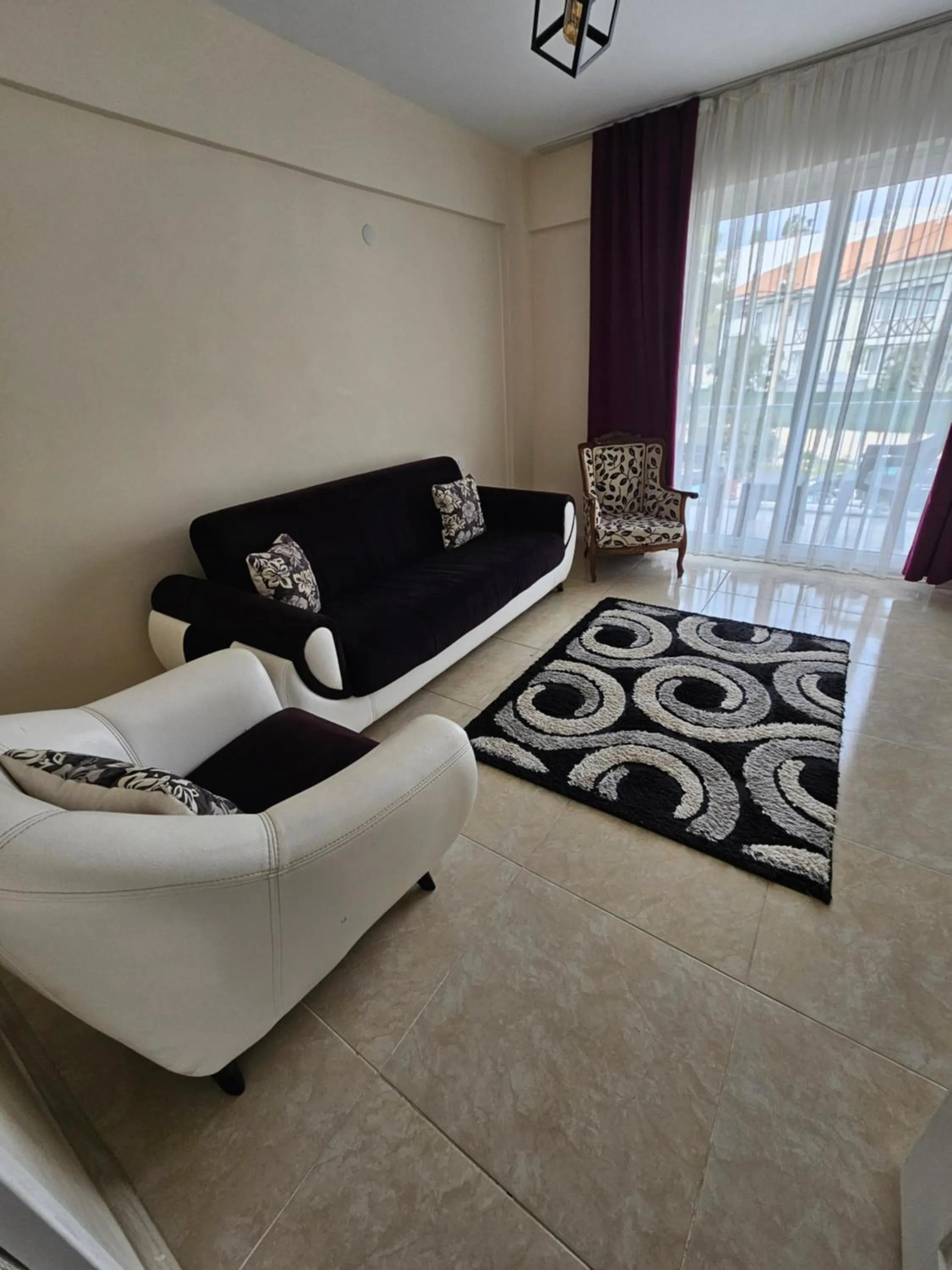 Seating area, Bed in The Titanic House