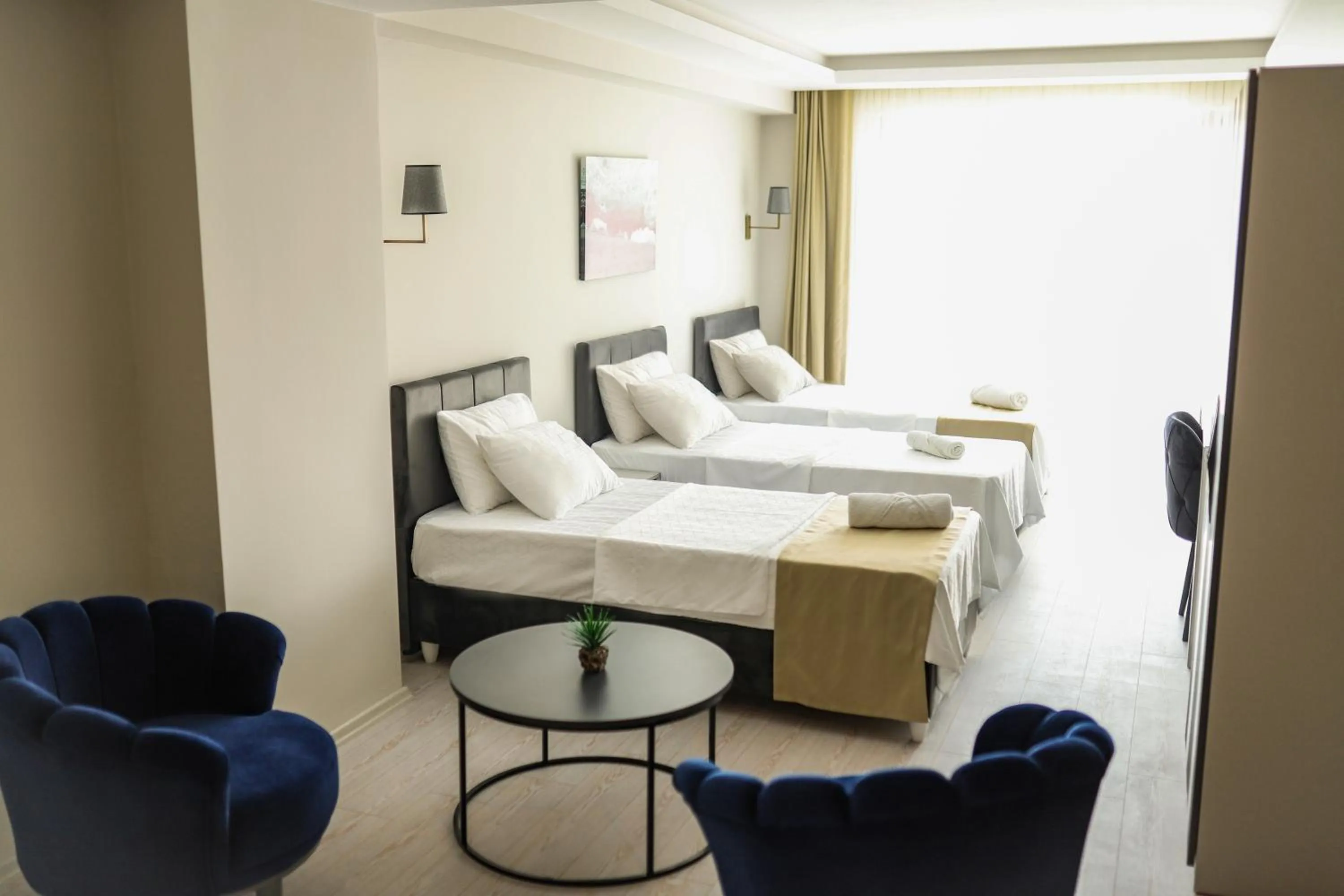 Living room, Bed in PETRA HOTEL TUZLA