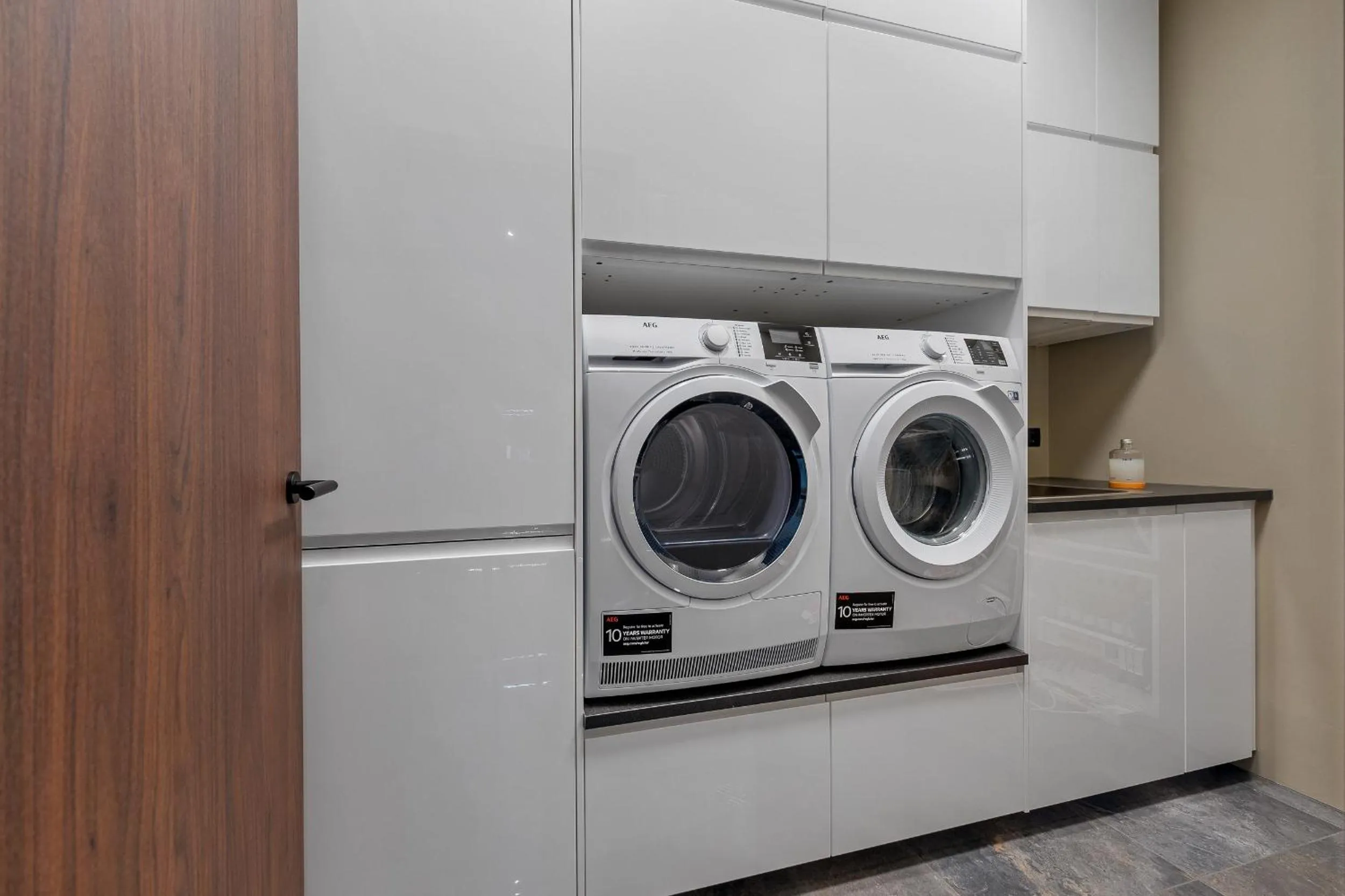 washing machine in Bay View Apartments