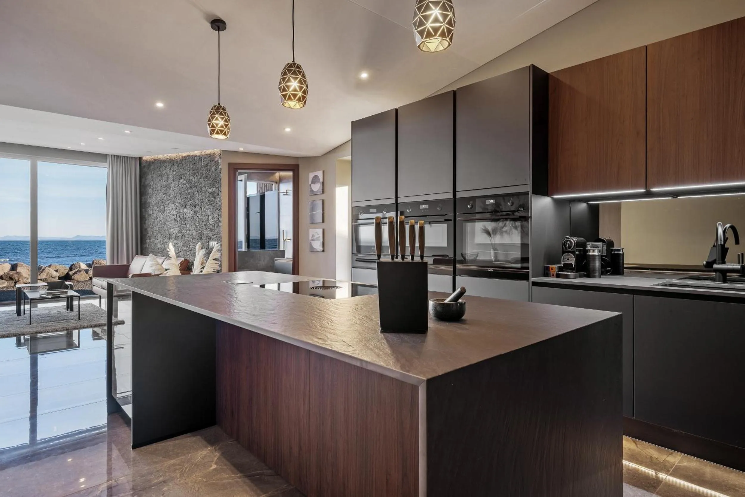 Coffee/tea facilities in Bay View Apartments